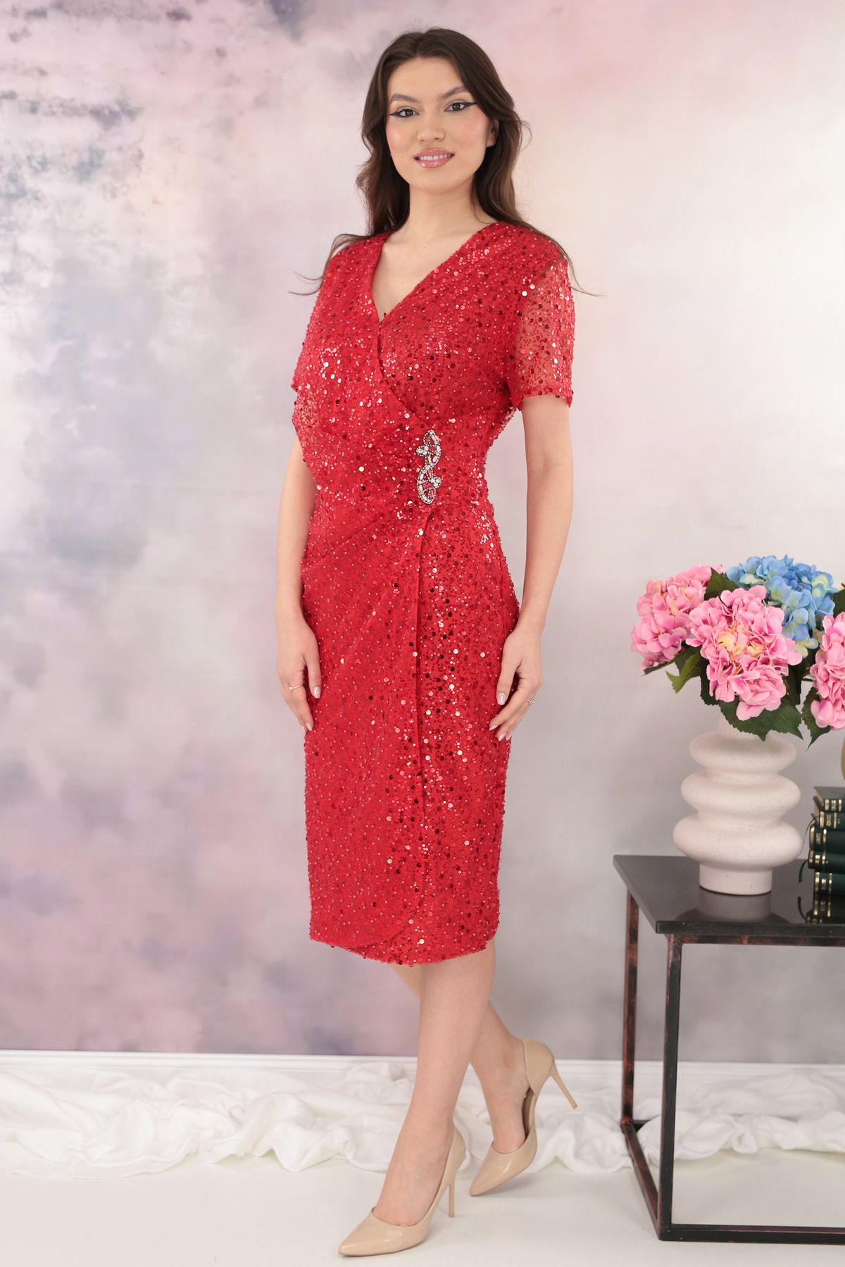 cupper-Elegant red dress with sequins and rhinestones at the waist 3