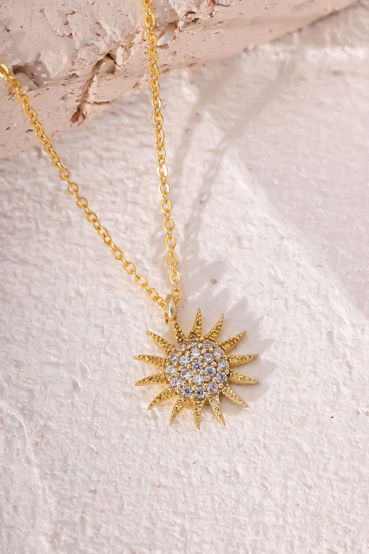 Lucente Jewellery Özel Hediye Kutulu Gümüş Altın Kaplama Güneş Kadın Kolye