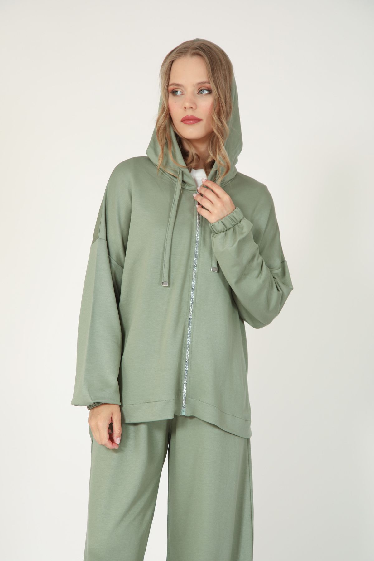 Suede Style 5804 - Şık Rahat Kapüşonlu Fermuarlı Pantolonlu Kadın Takım