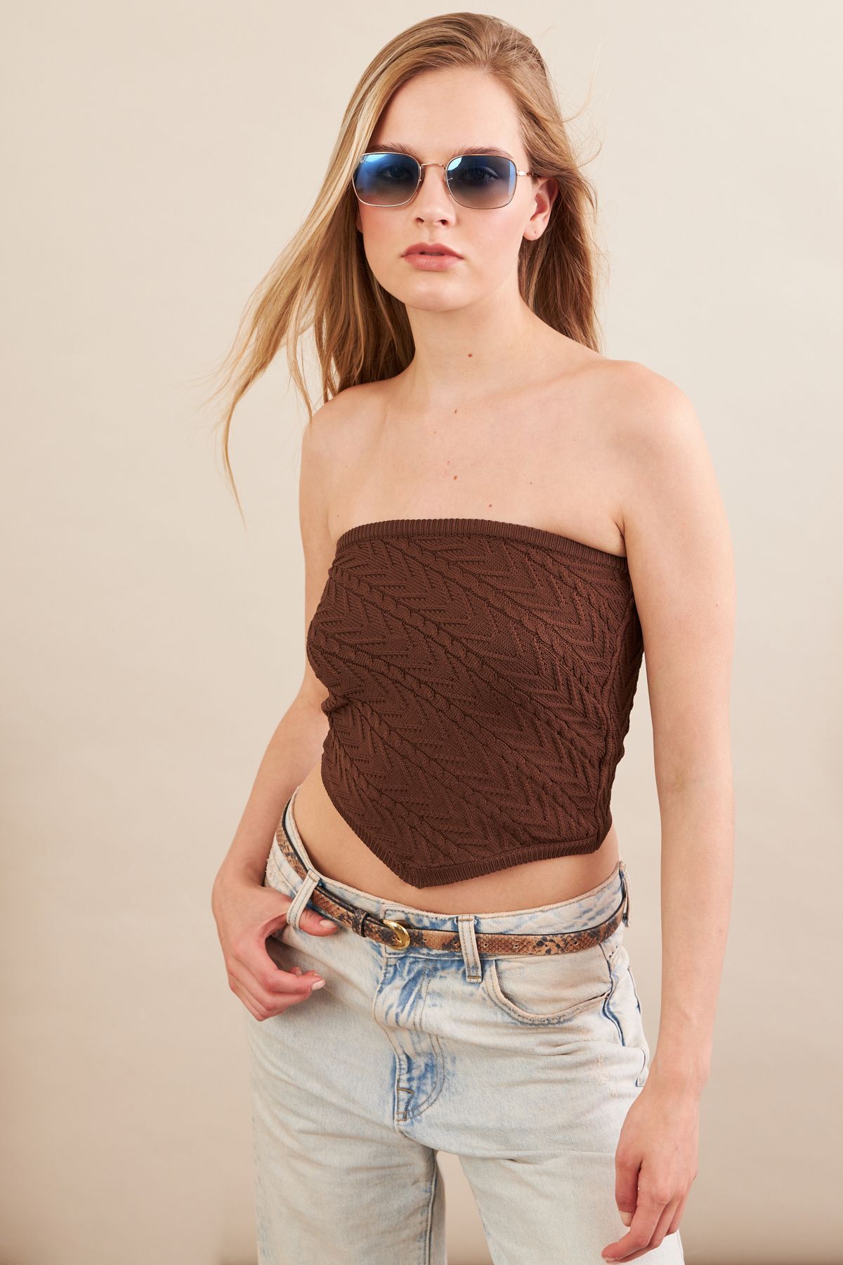 Cool & Sexy Kadın Kahverengi Straplez Triko Crop Bluz ZH049