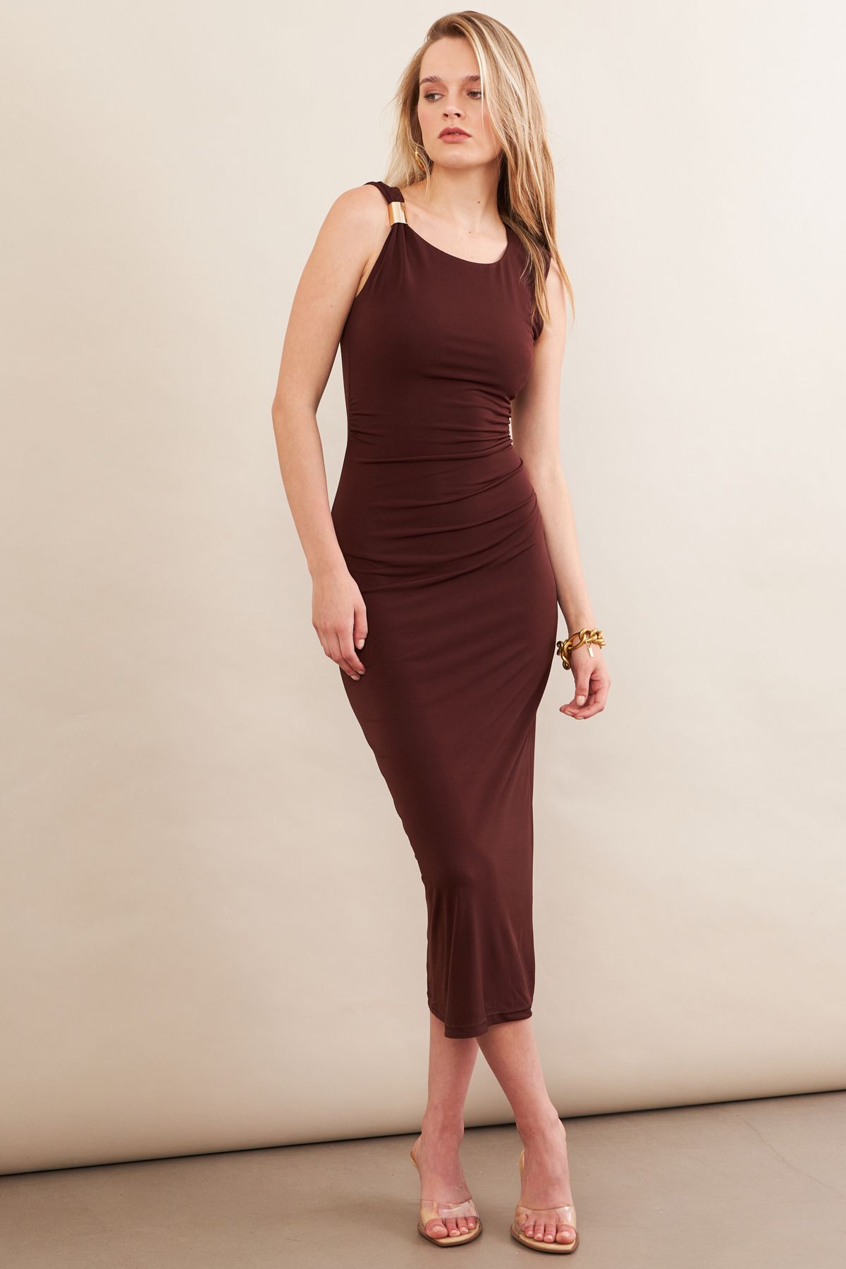 Cool & Sexy Kadın Kahverengi Aksesuarlı Büzgülü Midi Elbise İRE102