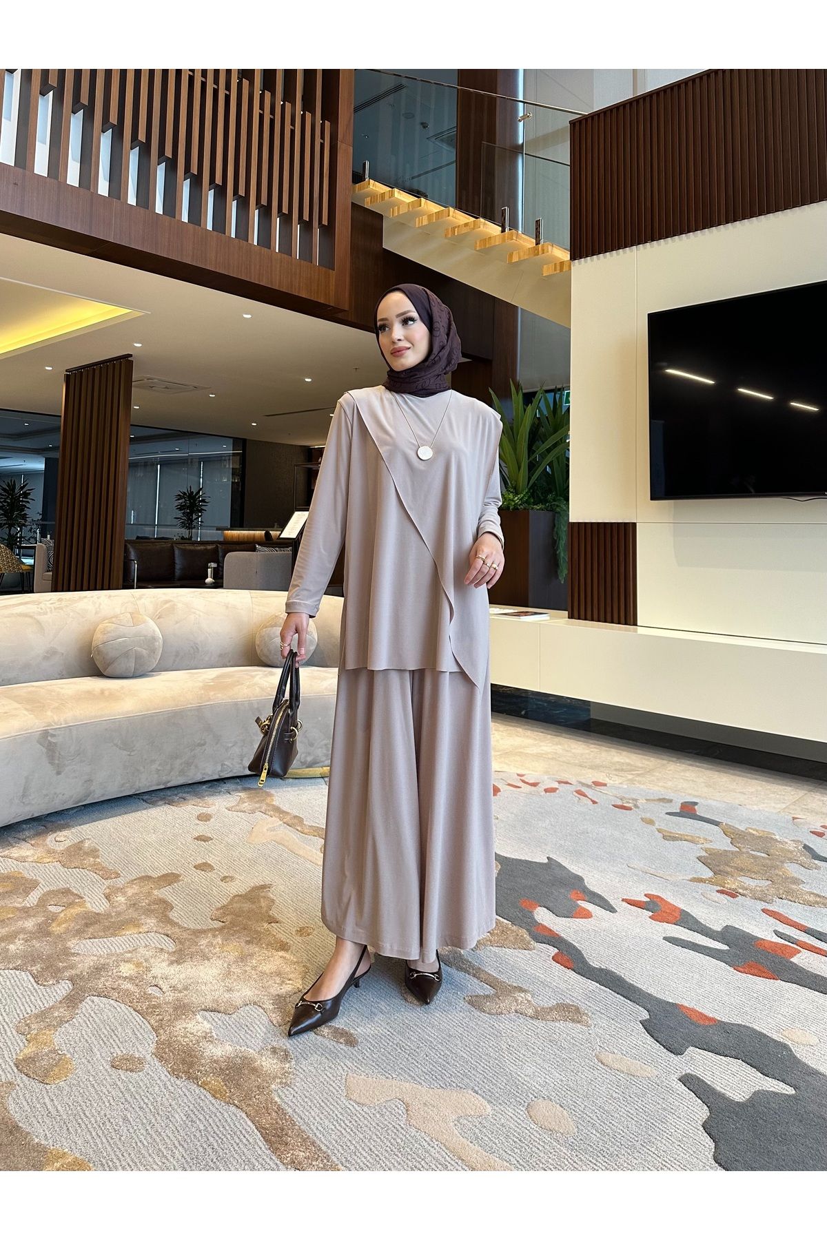 sevannaluxurydesign Asimetrik kesim pelerinli tunik & pantolon takım