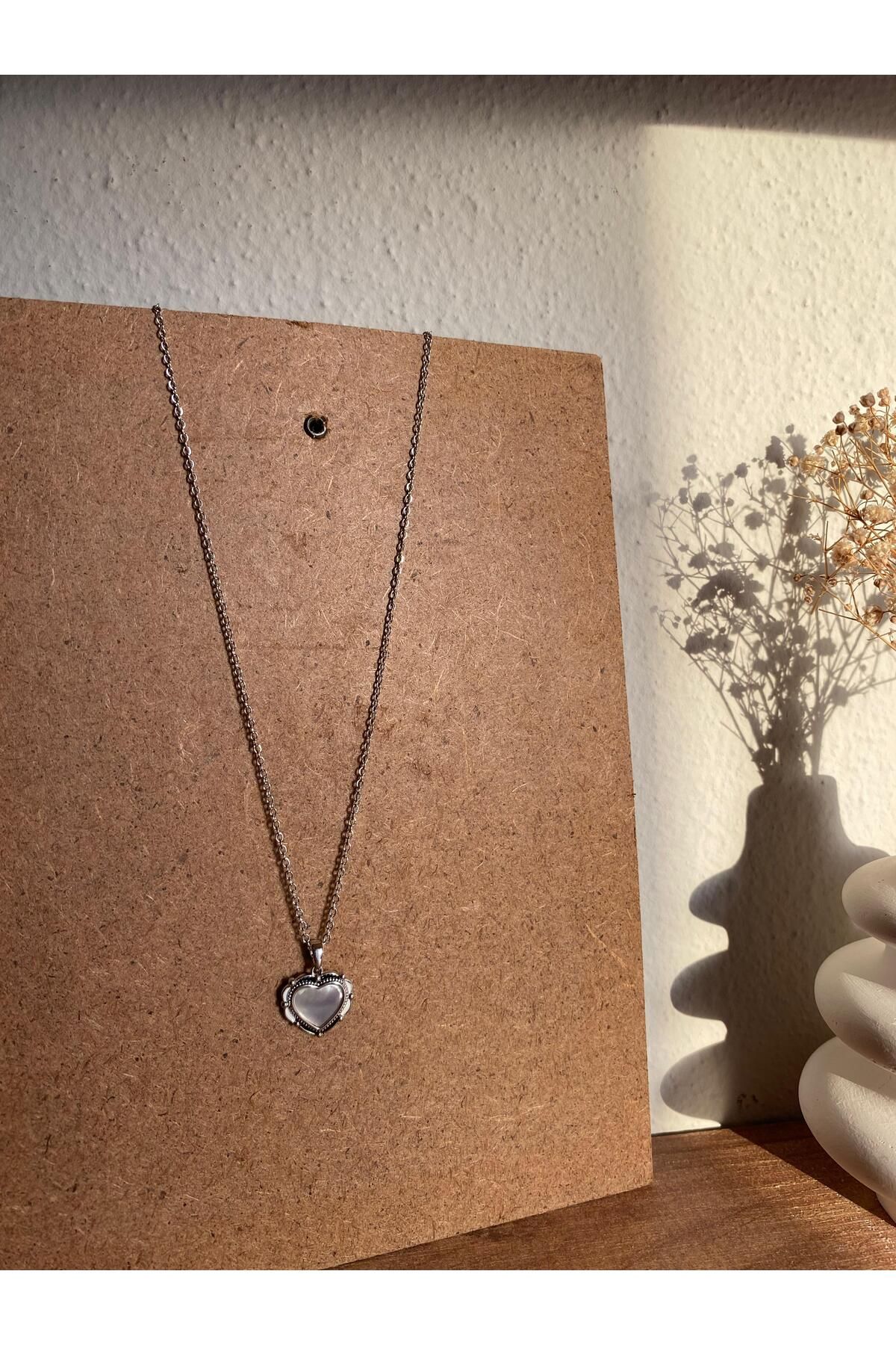 Bellamy Jewelry Vintage Kalp Kolye