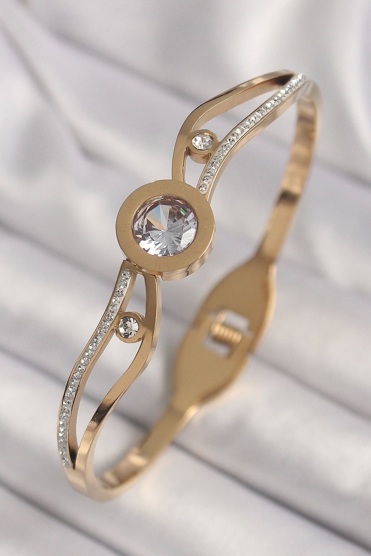 luz&pos 316L Çelik Gold Renk Dalgalı Zirkon Taşlı Kadın Kelepçe