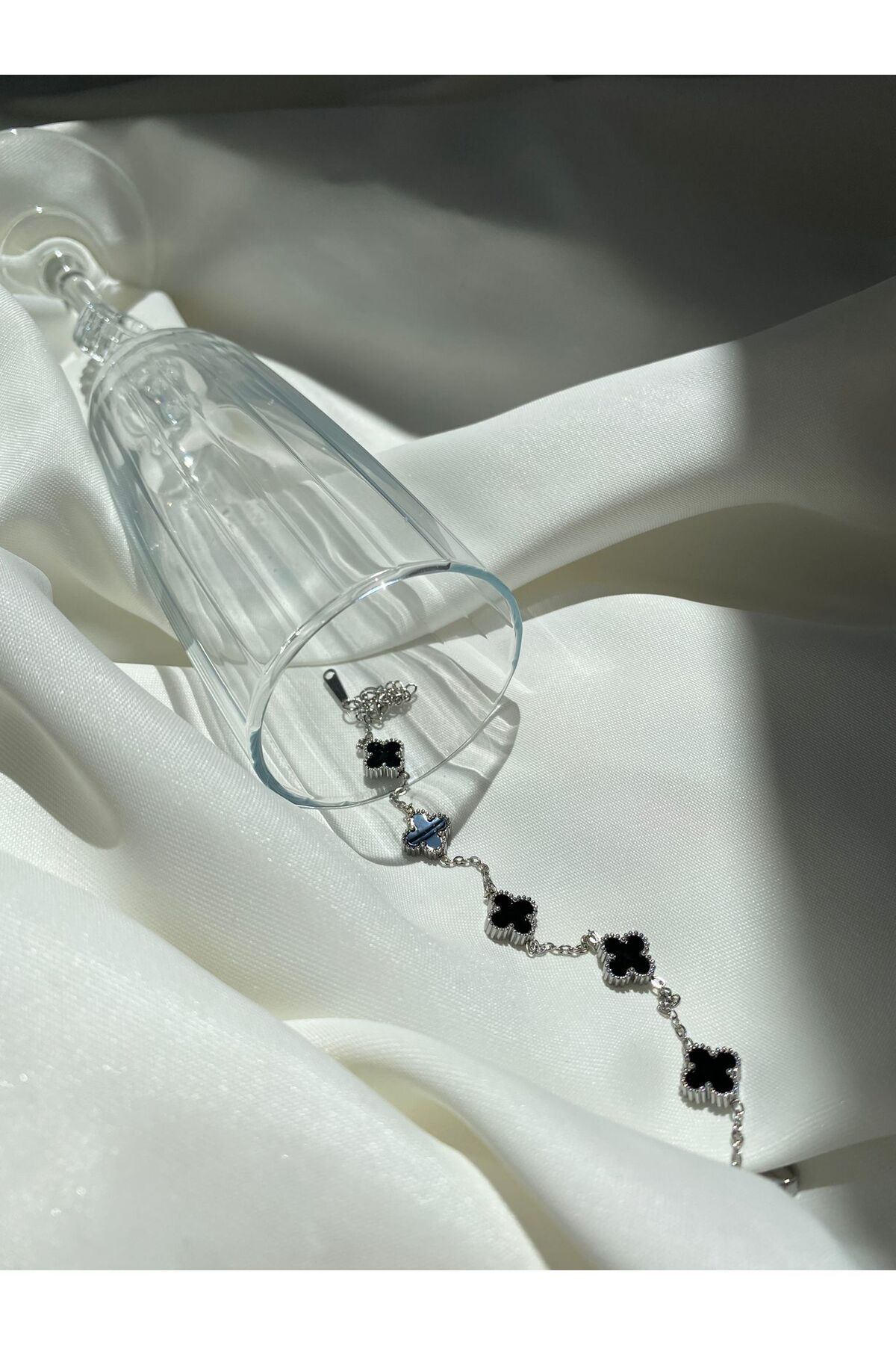 Bellamy Jewelry Siyah Yonca Bileklik - Silver