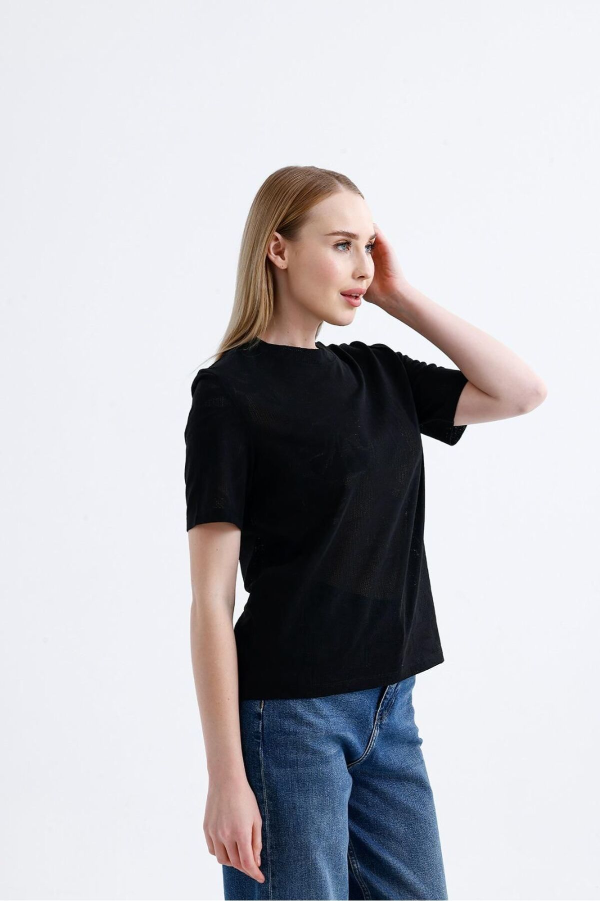 Oveva Dokulu Desenli Bisiklet Yaka Kadın T-Shirt