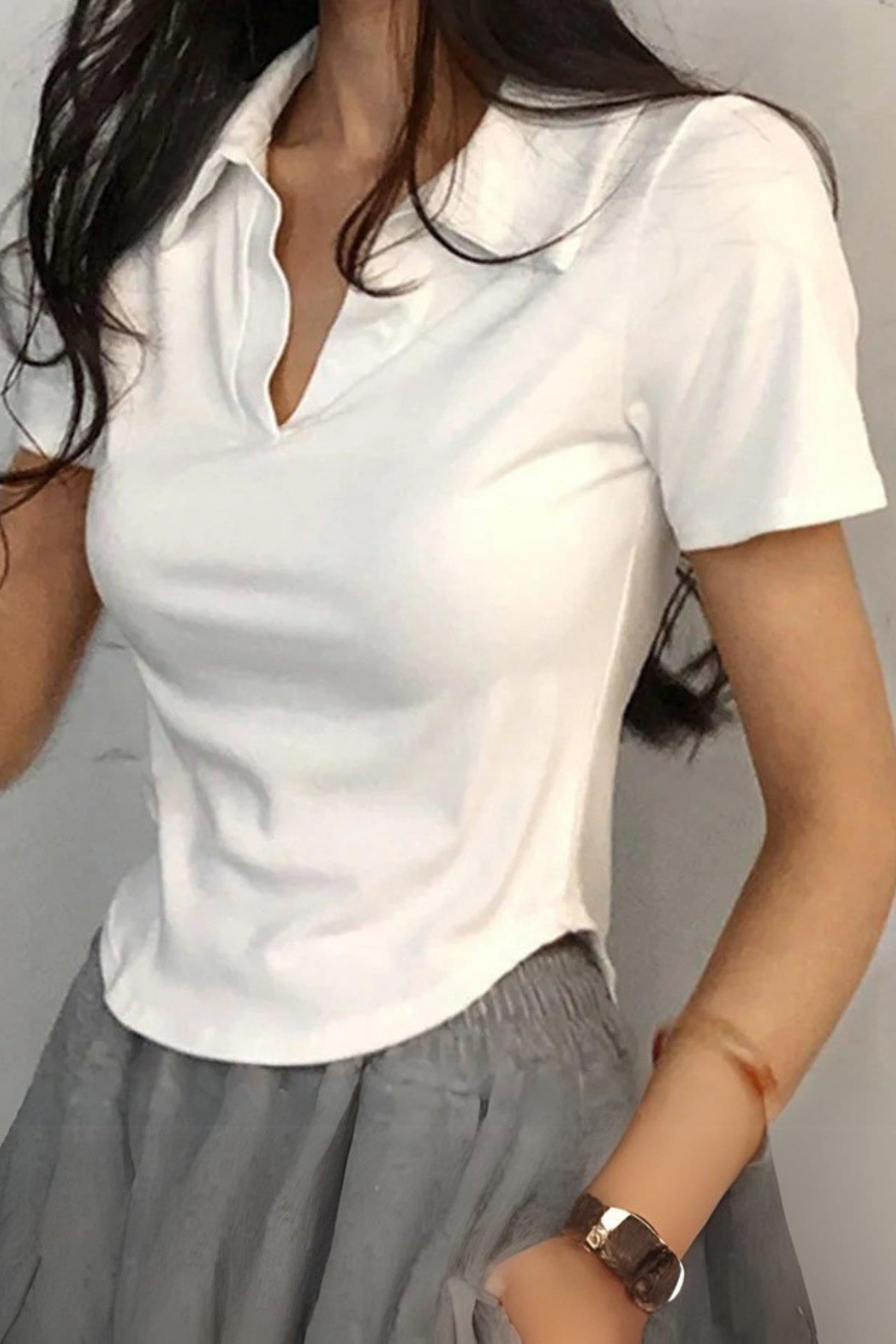 BALİNA Beyaz Oval Kesim V Polo Yaka Kısa Kollu Crop Bluz THE SOLO