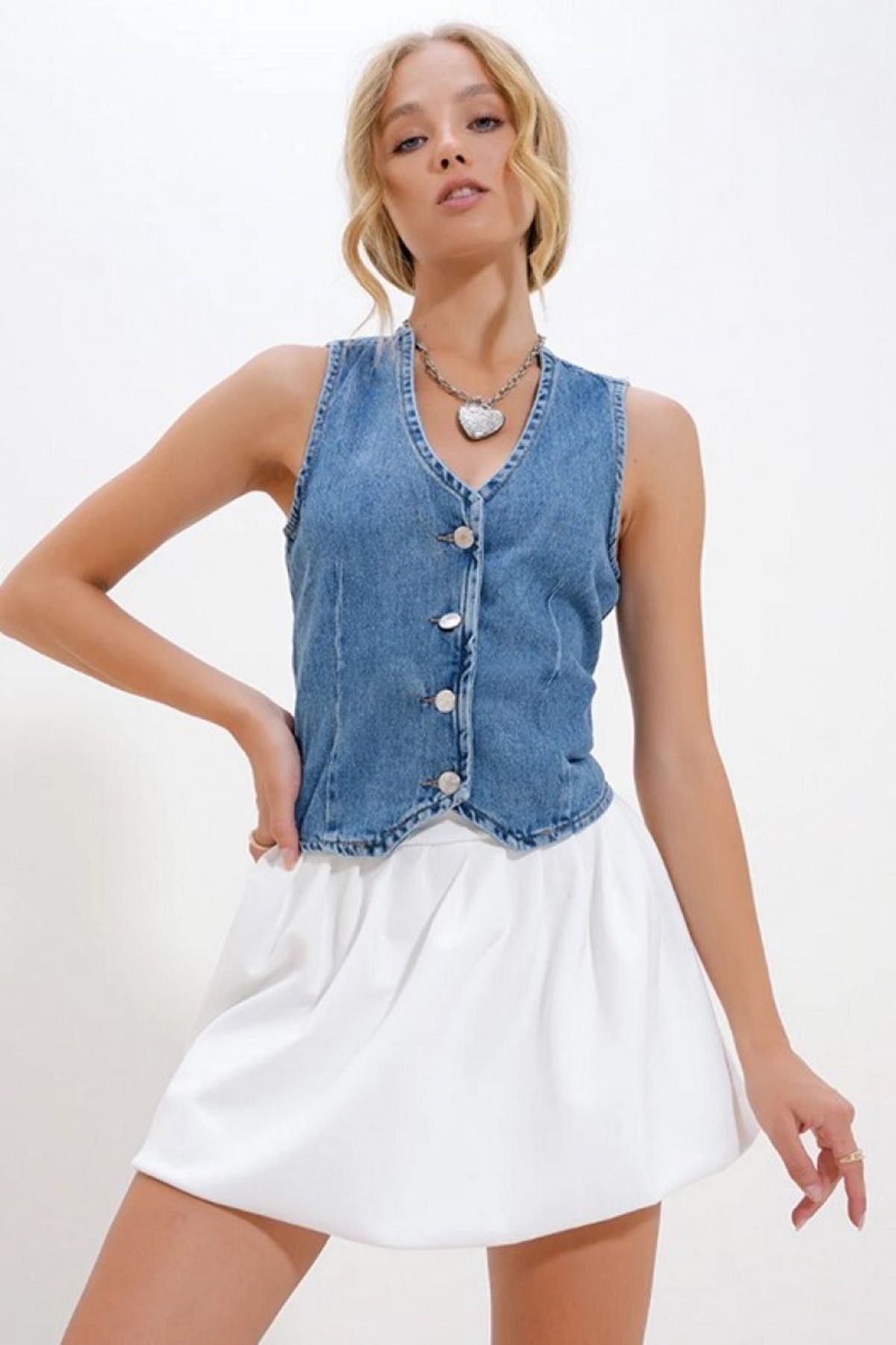 WODDİ Franny Kadın Mavi Jeans V Yaka Düğmeli Crop Denim Kot Yelek