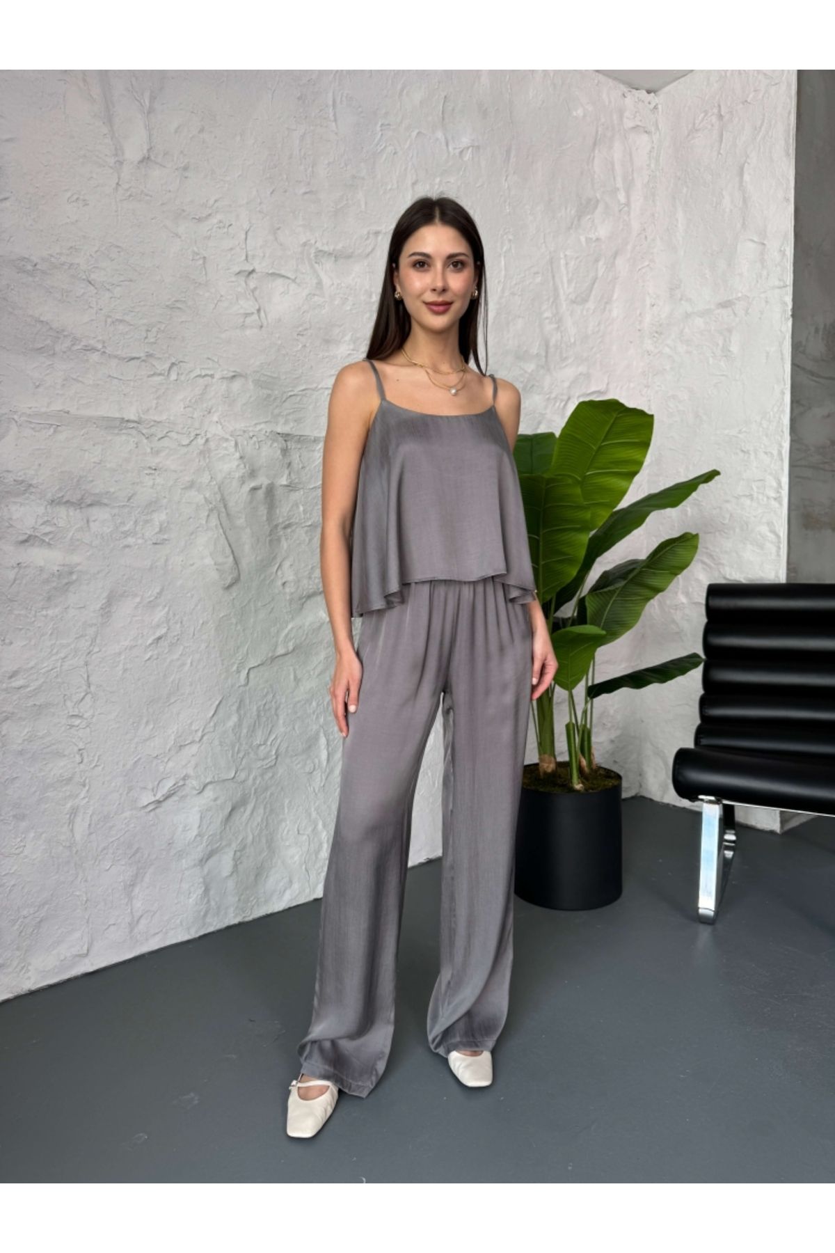 Elif Özbey Butik Gri Askılı Bluz Pantolon Takım
