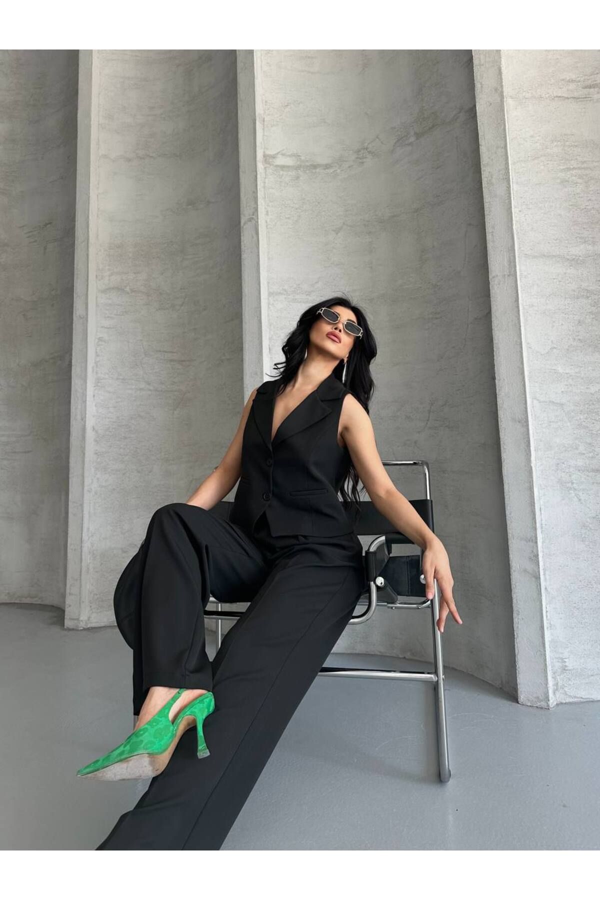 Castivo Fashion Düğmeli Kolsuz Yelekli Takım