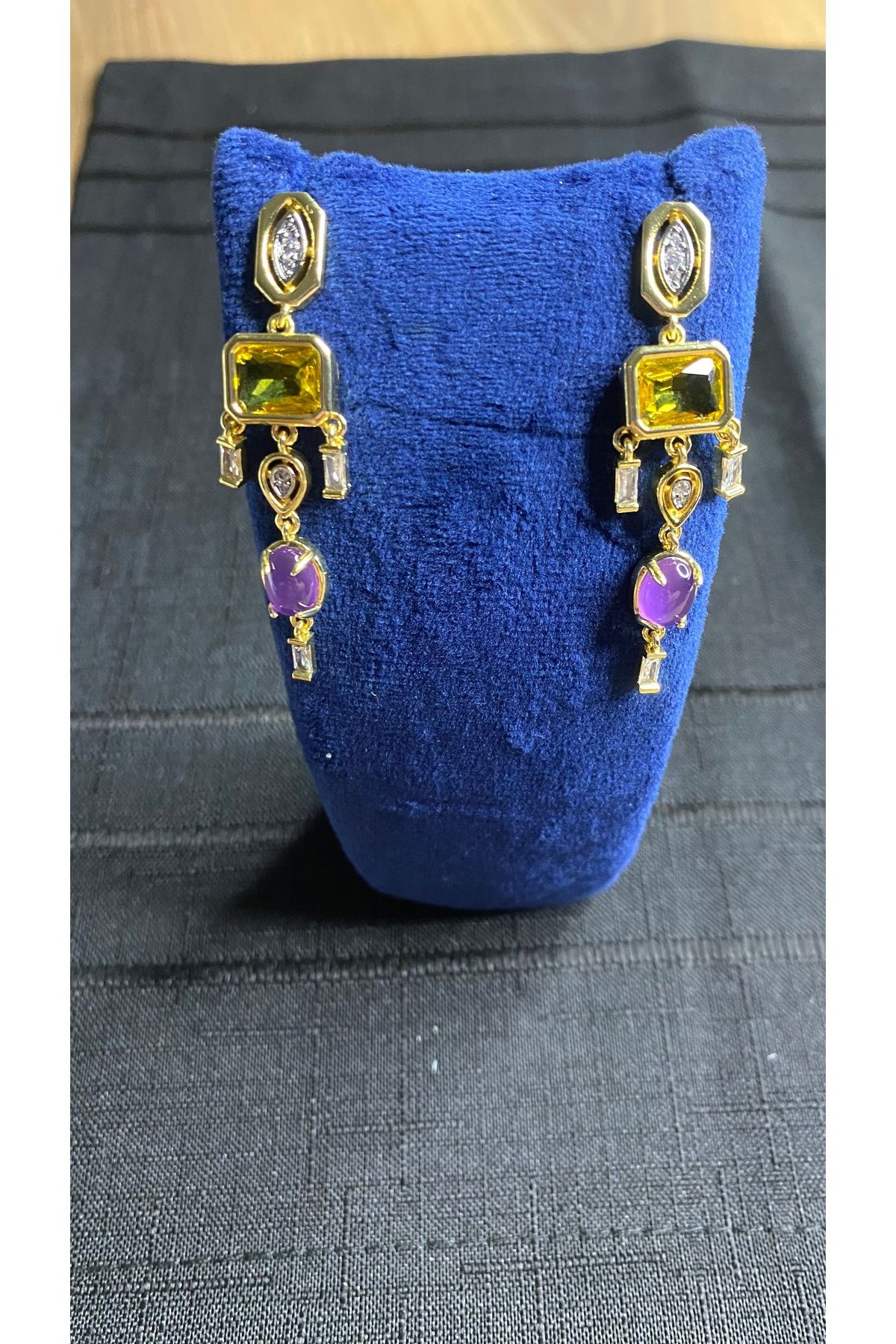 GLOWVİA AKSESUAR Zirkon Taşlı Sallantılı Gold Küpe
