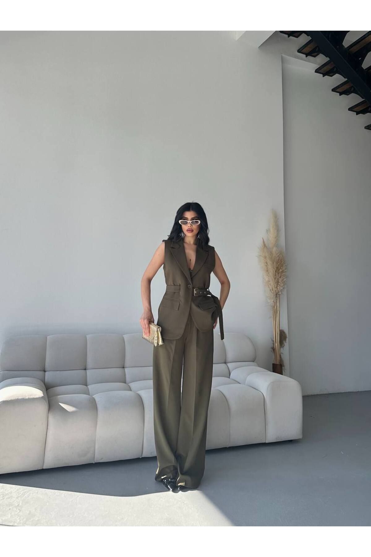 Castivo Fashion Kadın Kemerli Kolsuz Ceket Takım -