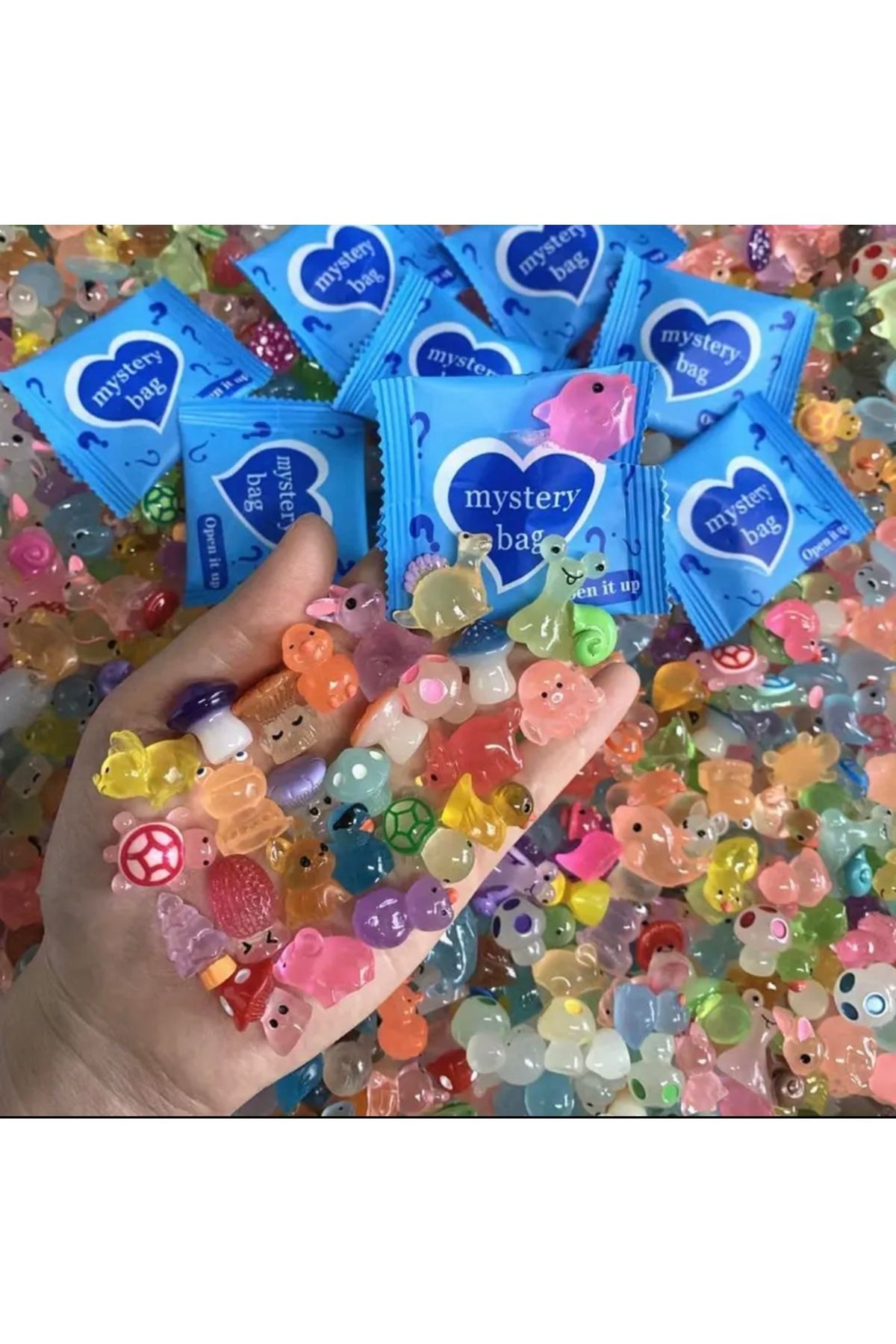Charmy Karanlıkta Parlayan Mini Figür, Sevimli Sürpriz Figür, Karanlıkta Parlayan Oyuncak (1 adet karışık)