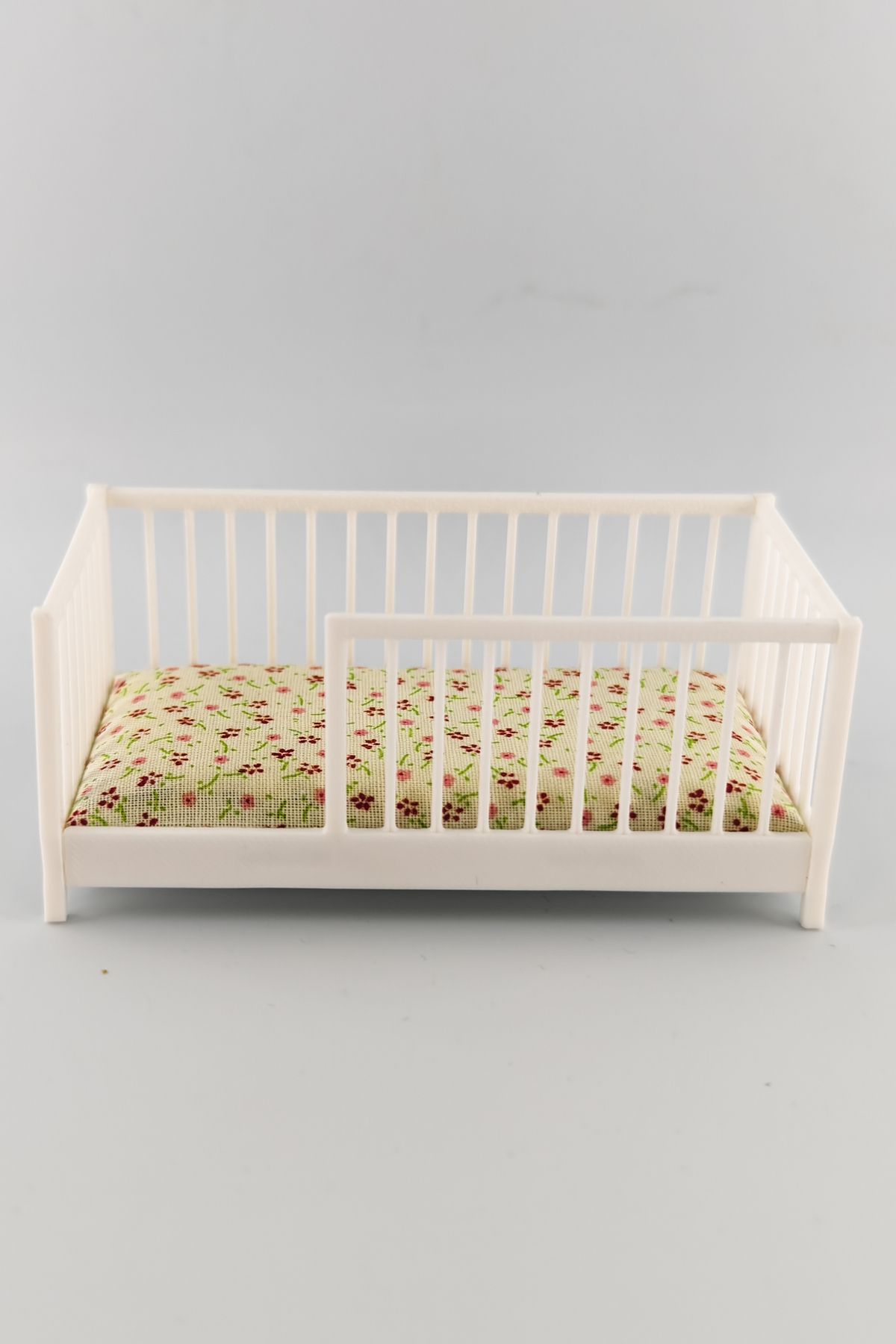 shop 1:20 Ölçekli Oyuncak Bebek Evi Mobilyası - Minik Beyaz Beşik Modeli -10.6cm