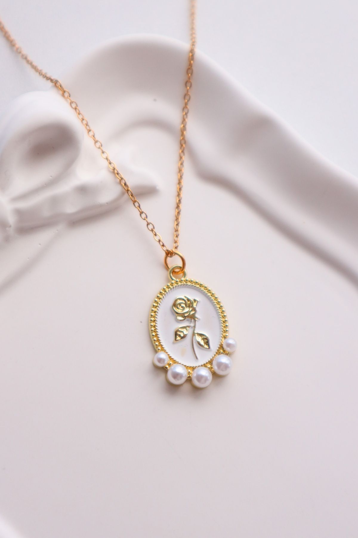 EFBUTİK Gold Renk Zincirli White Y2K Pearly Tulip İthal Kolye