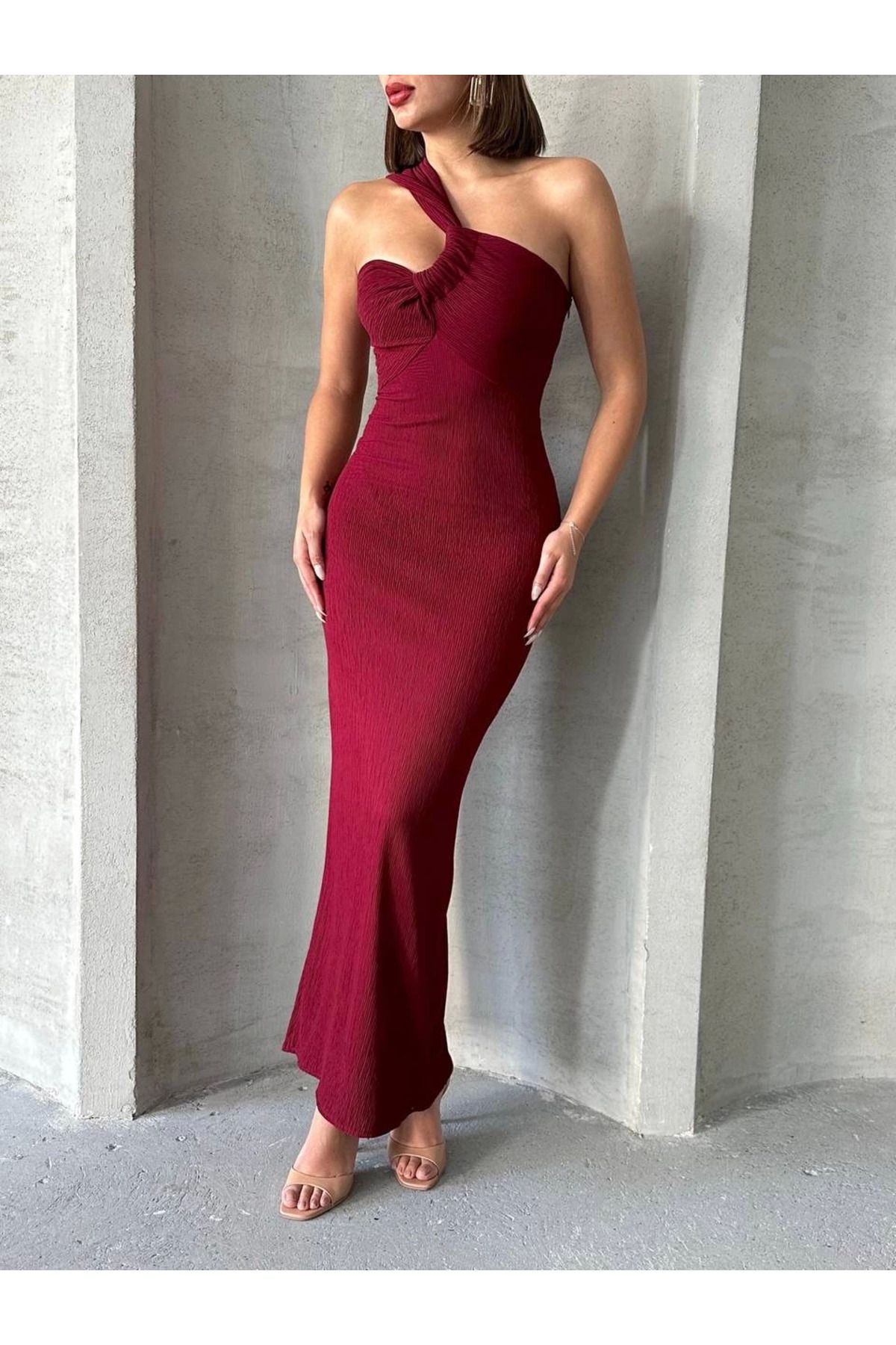 İntive Lingerie Krinkıl Kumaş Bordo Hafif Dekolteli Tek Omuz Uzun Şık Davet/Kolteyl Elbisesi
