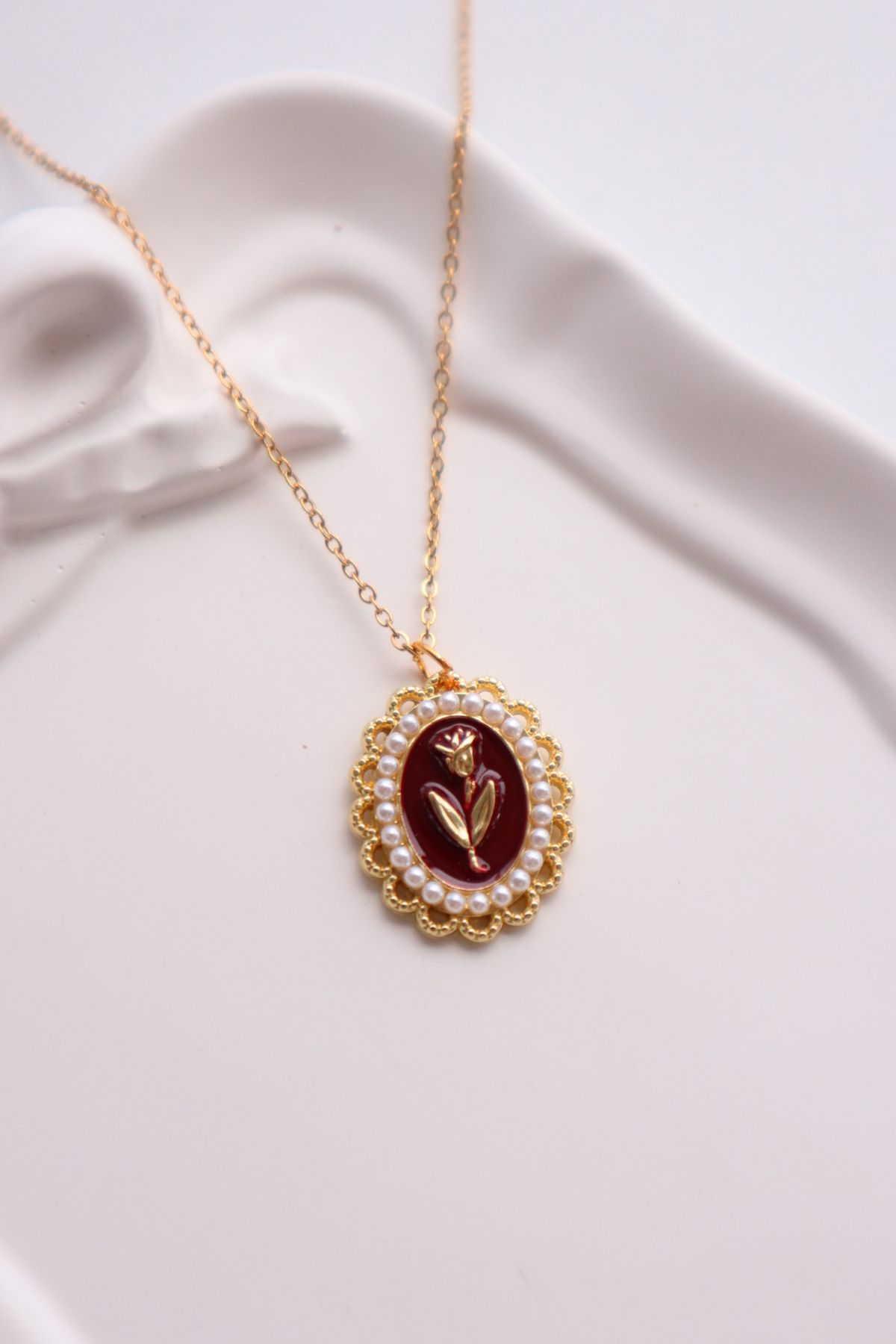 EFBUTİK Gold Renk Zincirli Bordo İncili Lale İthal Kolye