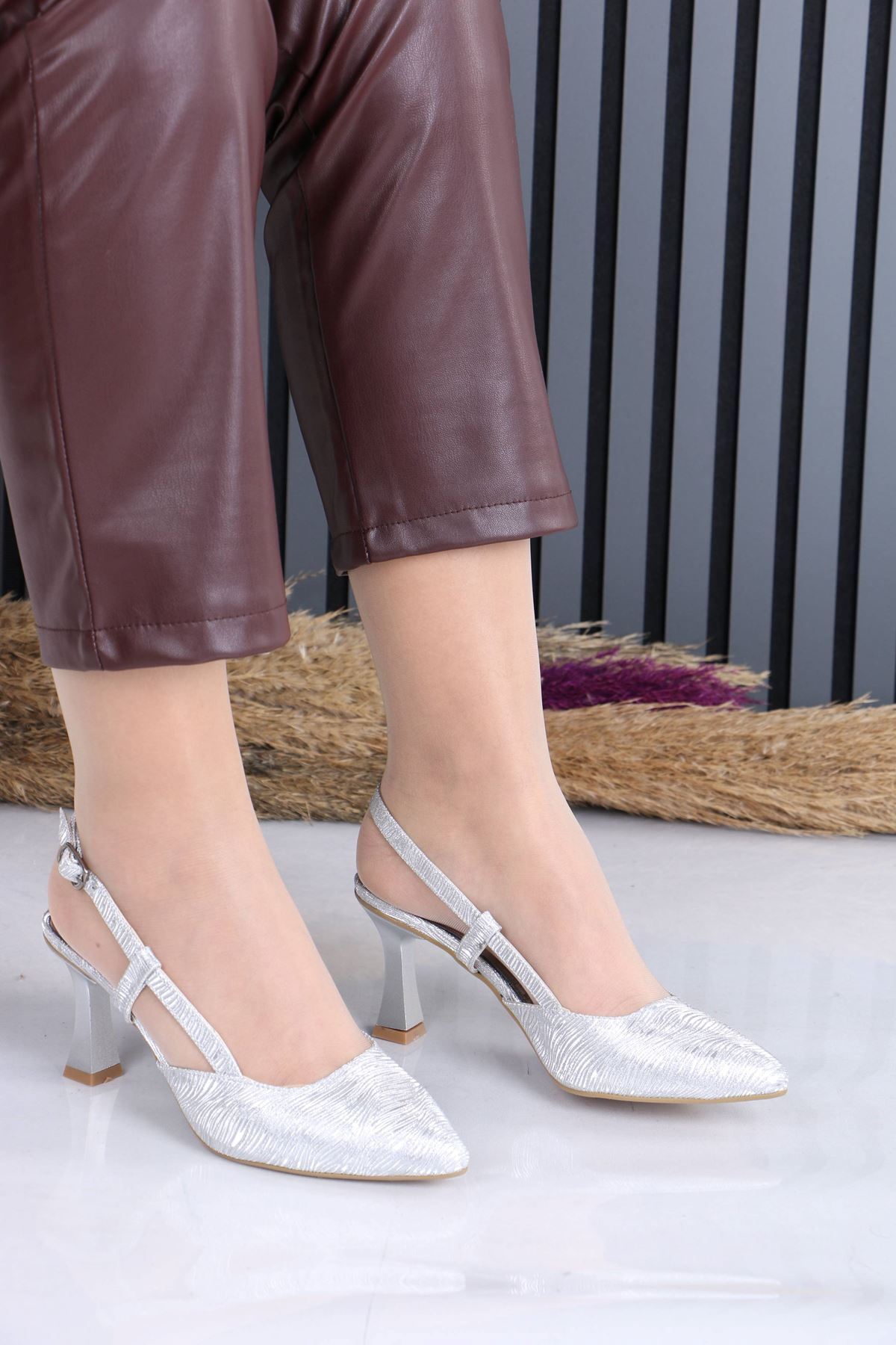 sefayol  Auhert Gümüş Topuklu Kadın Ayakkabı - Görsel 4