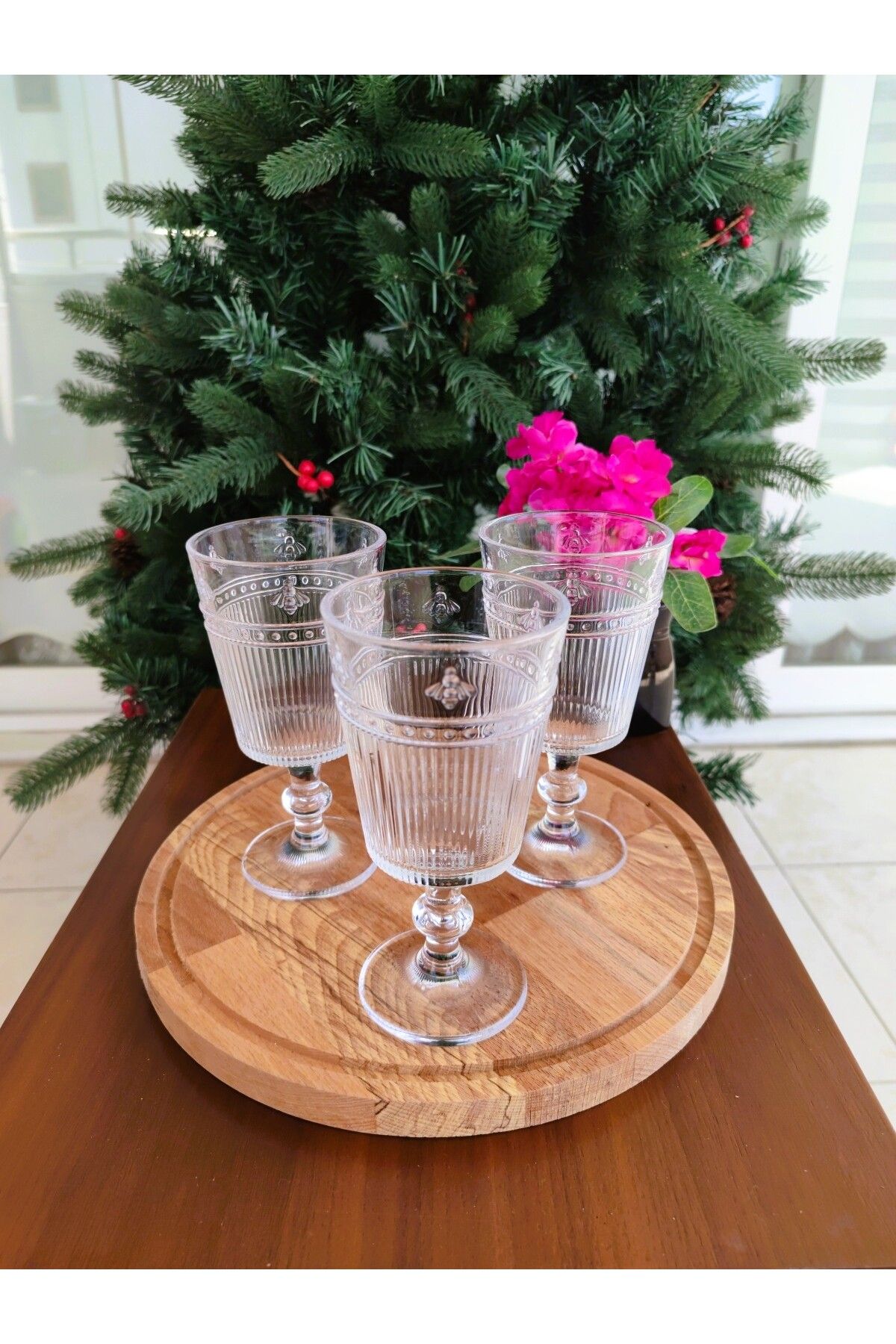 Madame Coco Abeille Wine Glass Set 300 ml