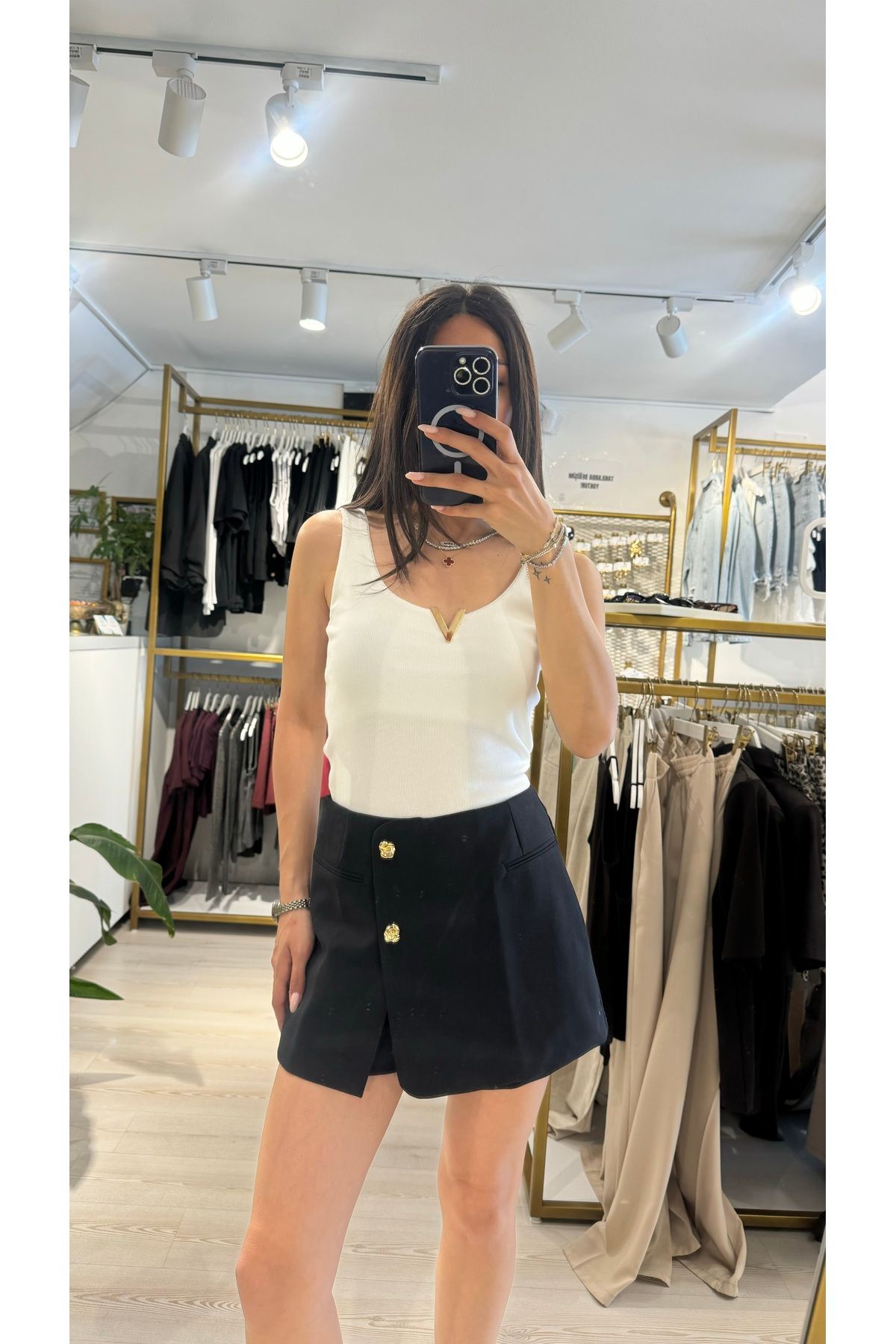 Boutique Mint V Demirli atlet