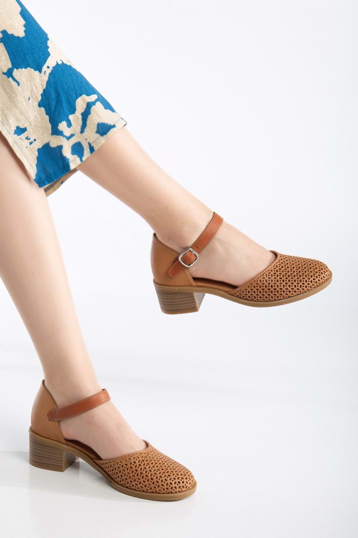 ANALİN SHOES Kadın Hakiki Deri Burnu Kapalı Delikli Sandalet - Taba
