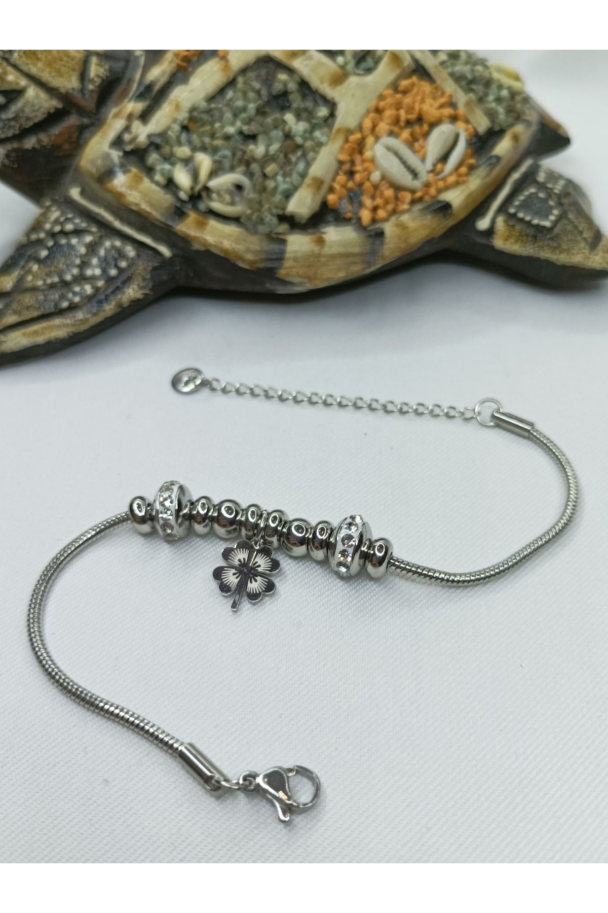 ŞIK VE MUTLU PNDR Model Charmlı Yonca Kadın Bileklik