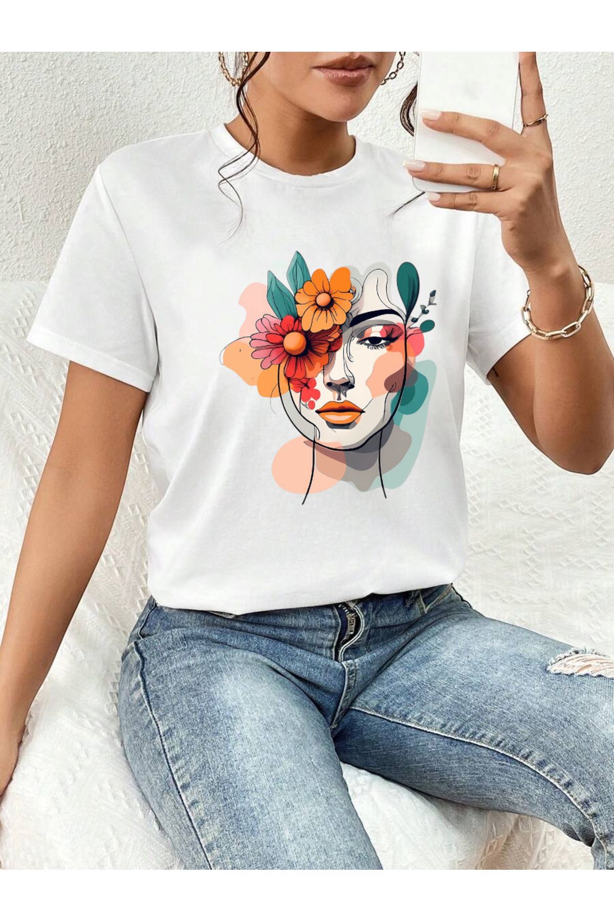 ELNOYA Pamuklu Beyaz Oversize Tişört Çiçek Açan Işıklık Baskılı Rahat Günlük T-shirt