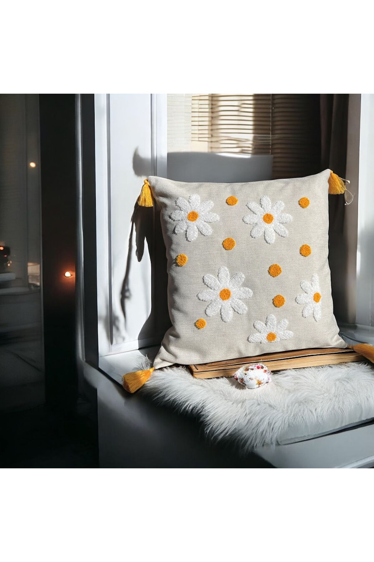 Havenleaf Punch İşlemeli Kırlent Kılıfı- Papatya Desenli Keten ve Pamuk Karışımı
