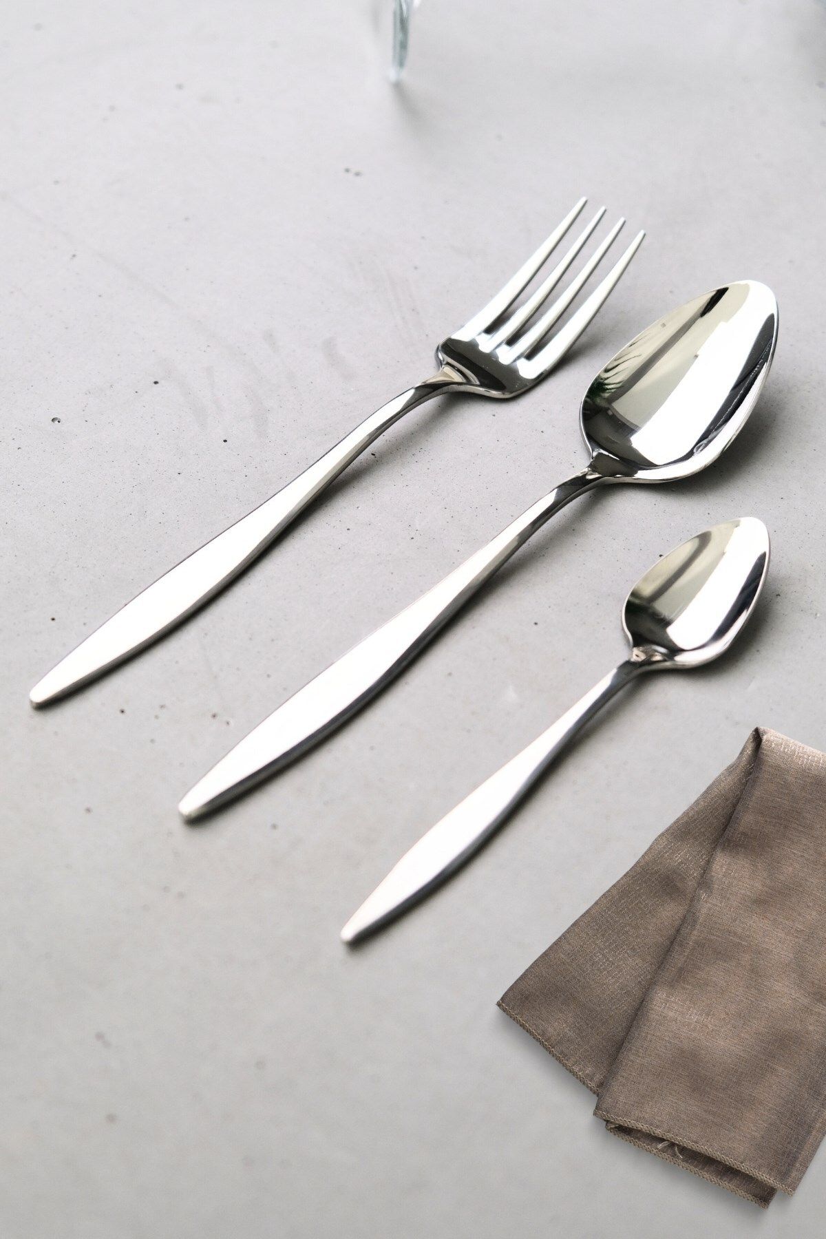 Lugga-Ceyda Sweet Fork Spoon and Tea Spoon Set for 6 People 18 Piece White Box 2