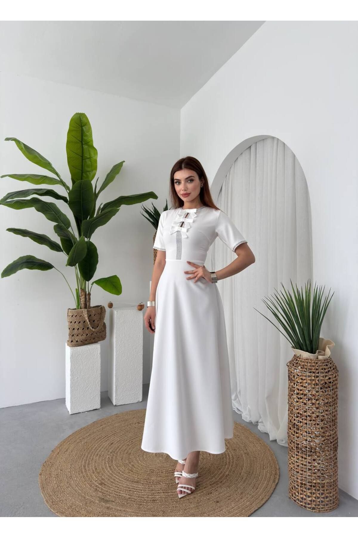 conconmoda Vere Taşlı Fiyonk Detaylı Elbise