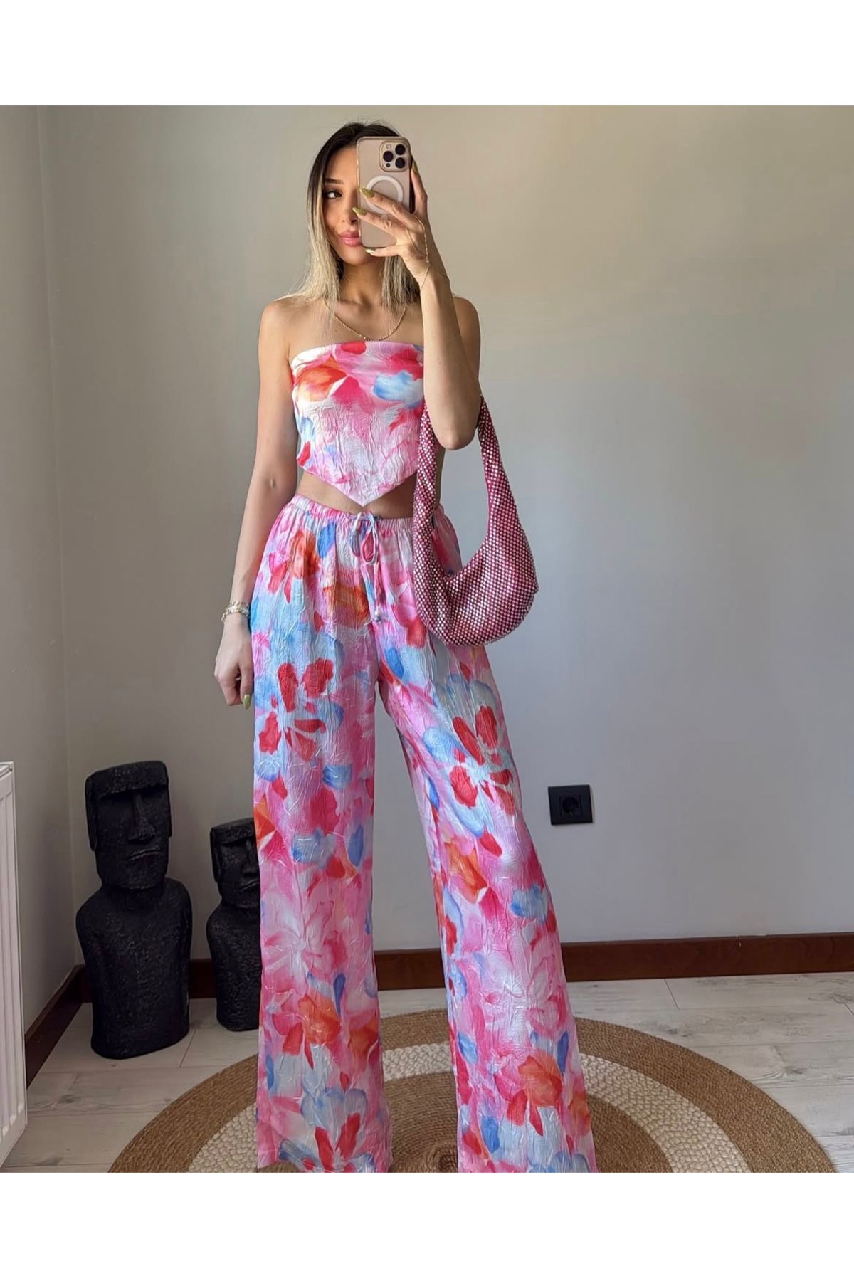 Quzu Pembe Kırışık Saten Kumaş Straplez Bluz Pantolon Takım