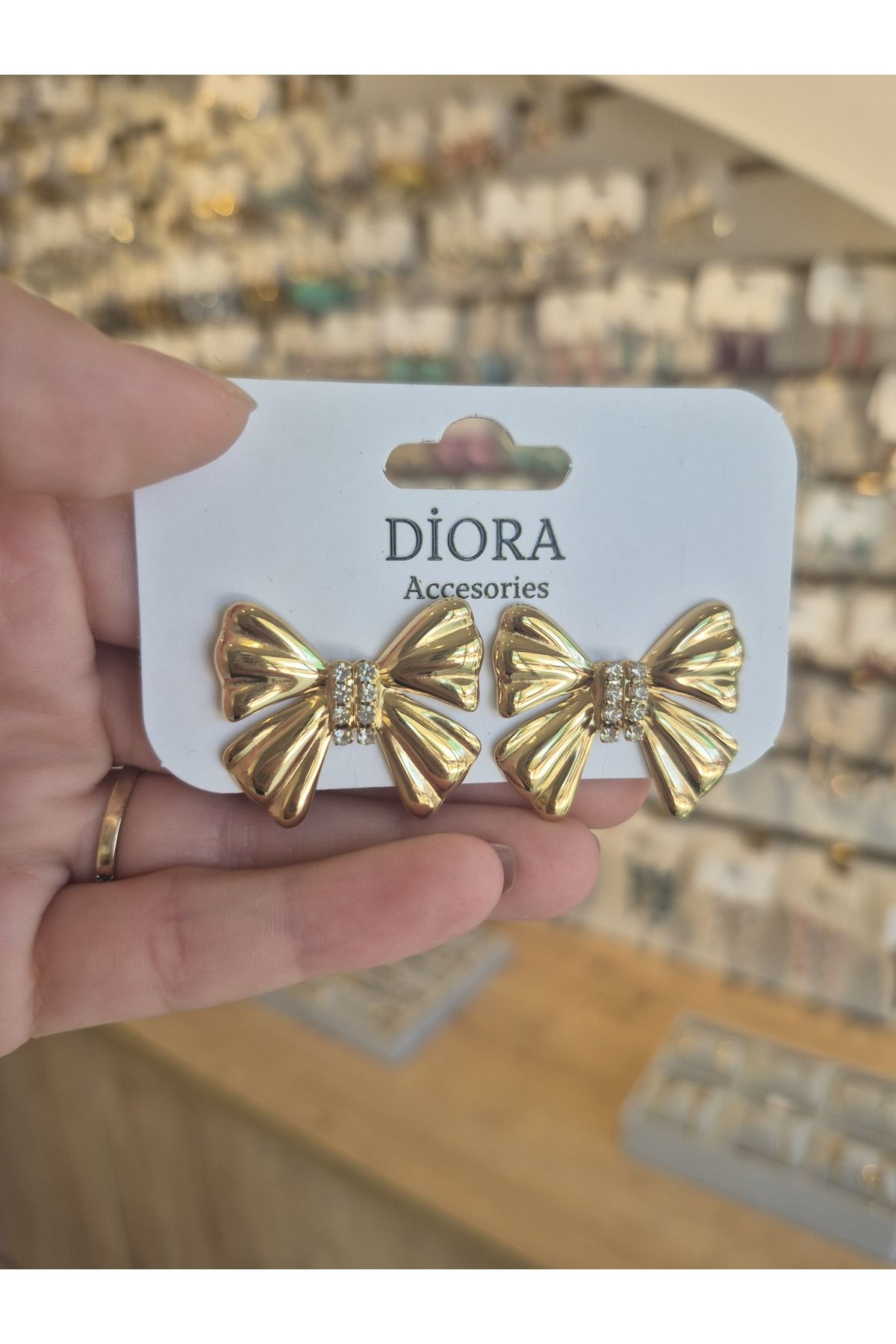 diora accesories fiyonk çelik küpe