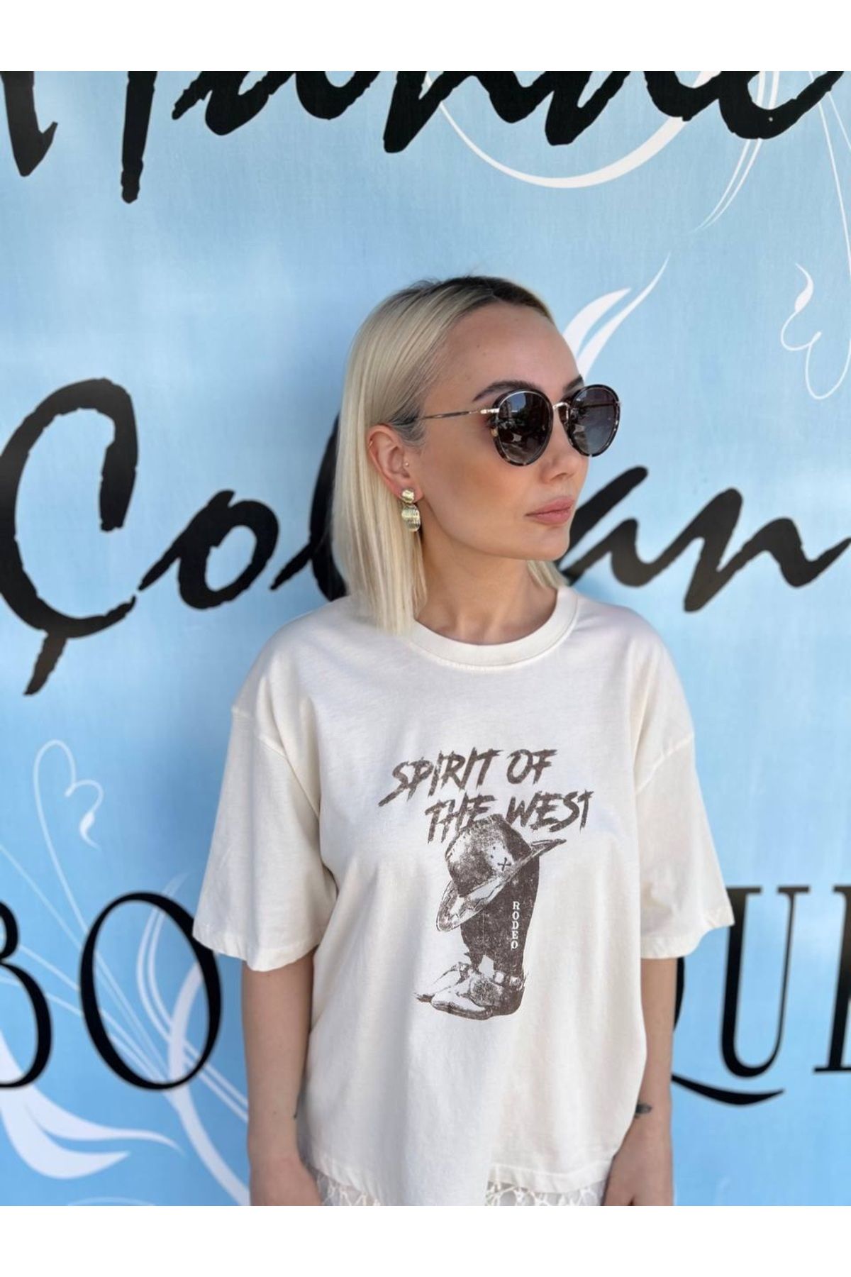 HANDE ÇOLPAN Ekru Kahve Baskılı Oversize T-Shirt