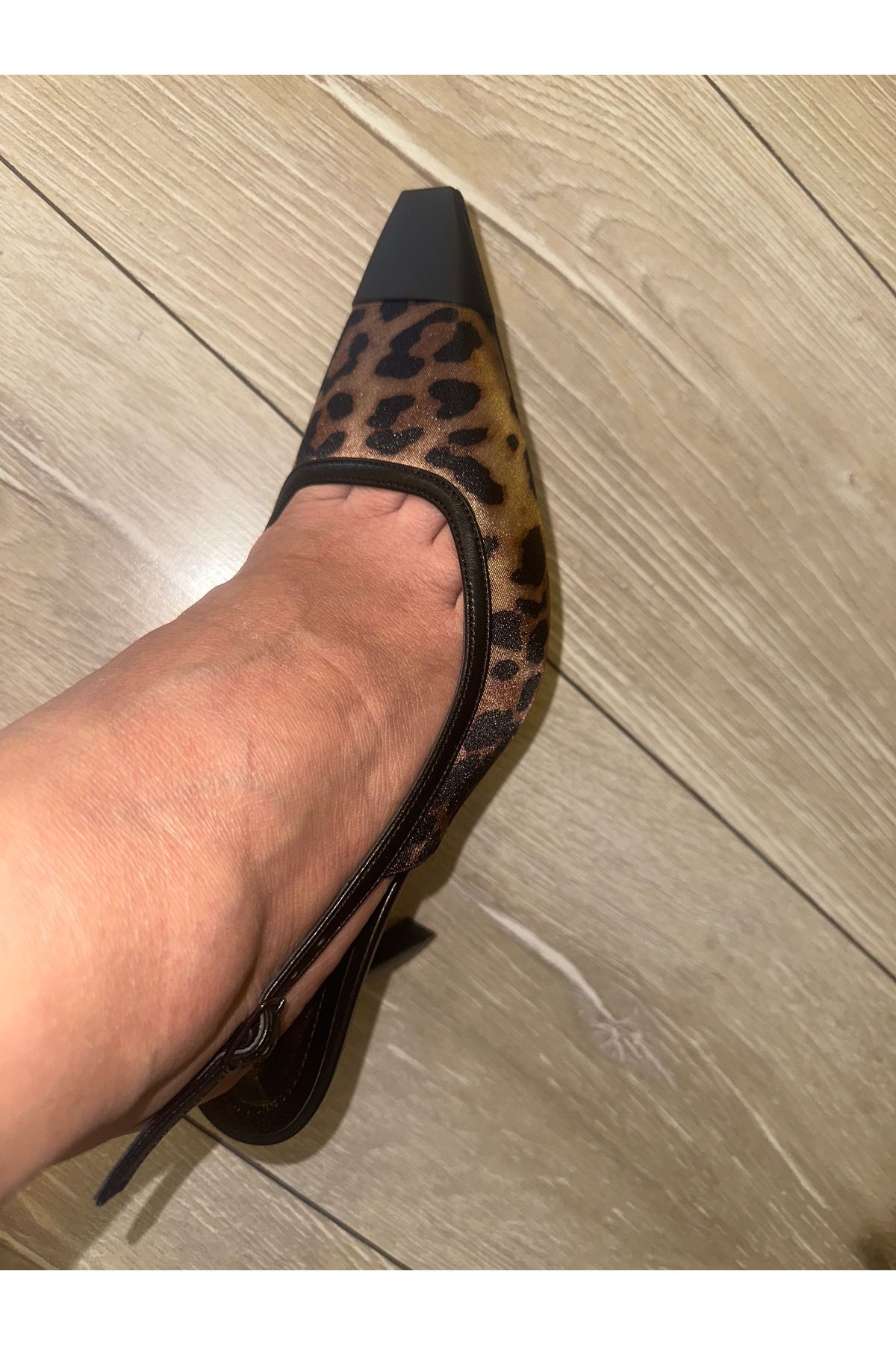 purple shoes Arkası açık,saten,alçak topuklus stiletto