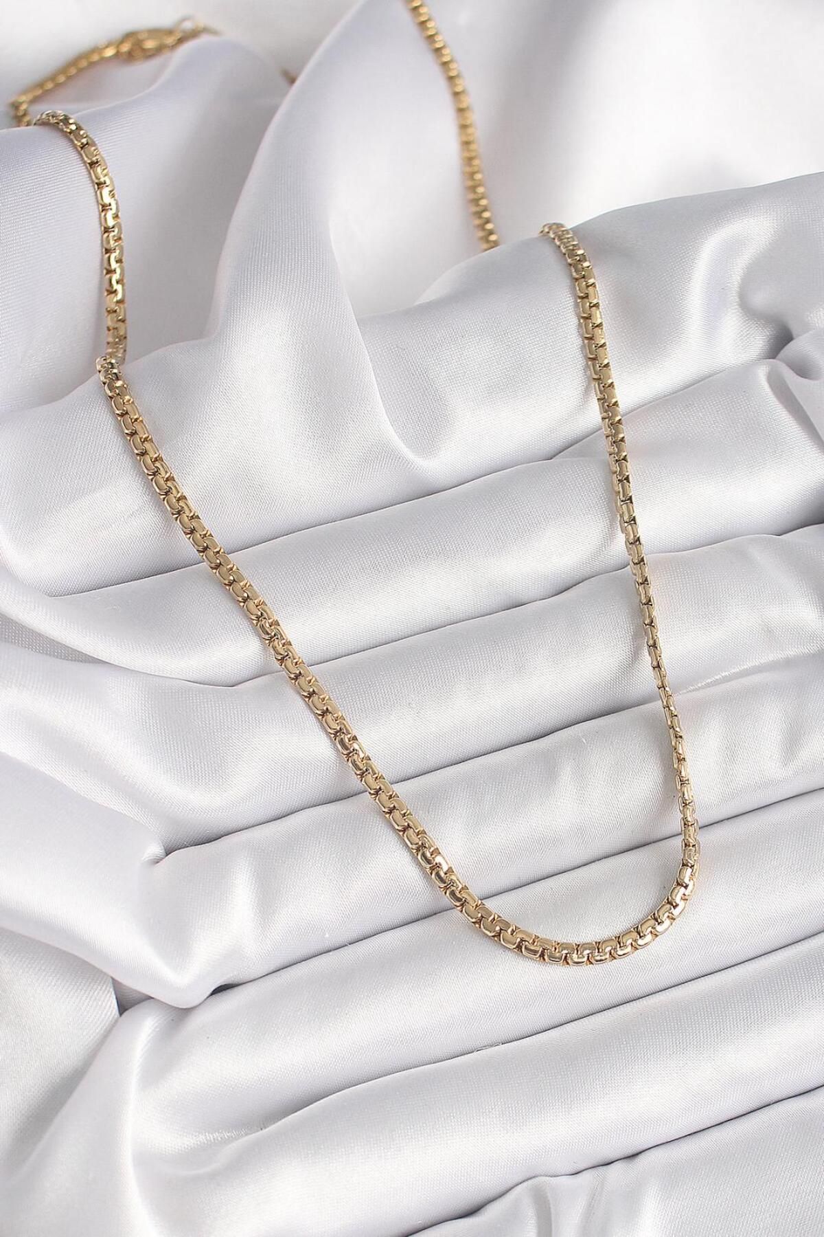 PARLACCESSORY Çelik Gold Renk Yassı Zincir Model Kadın Kolye