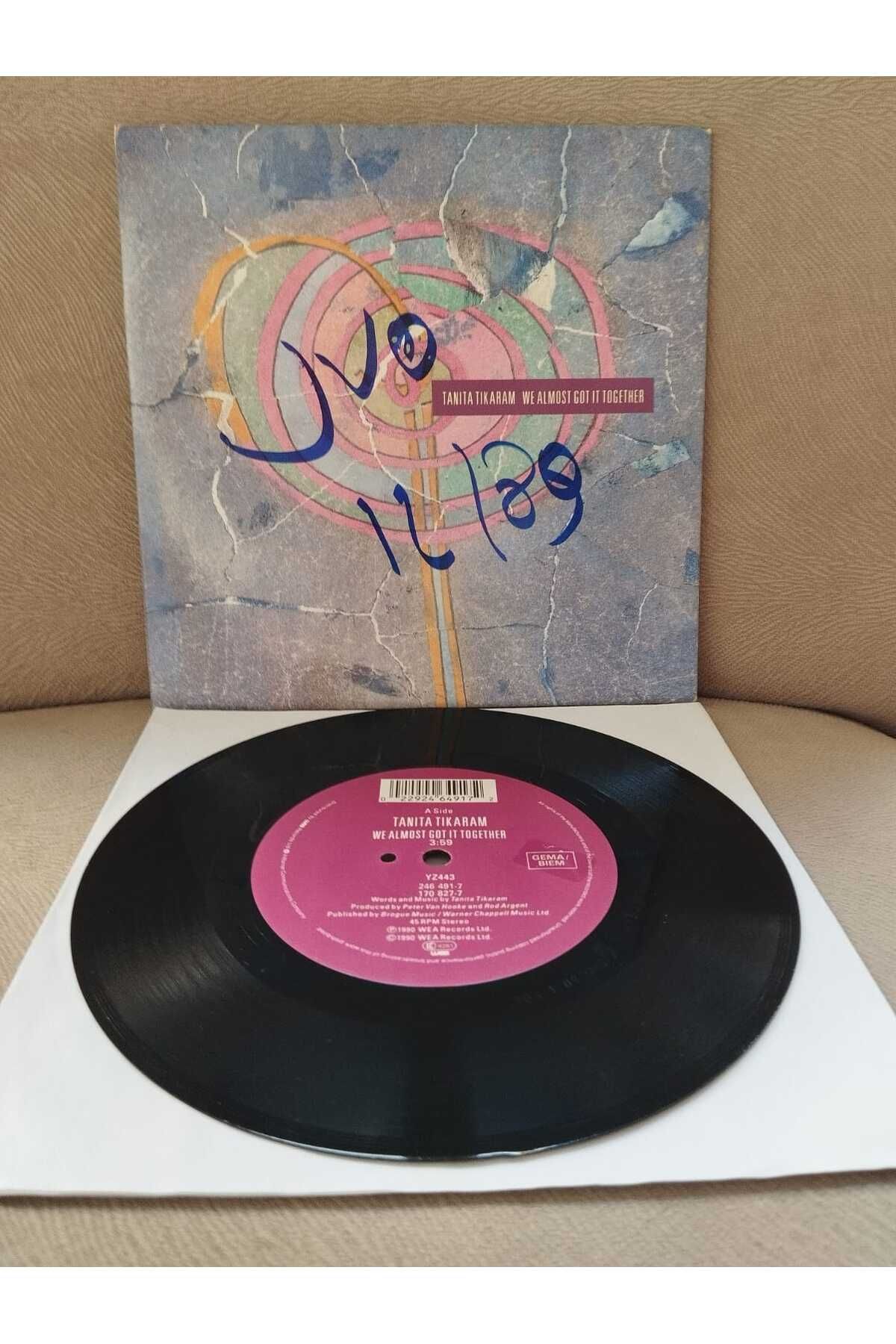 Plakperest TANITA TIKARAM - We Almost Got it Together / Love Story - 1990 Almanya Basım 45lik Plak
