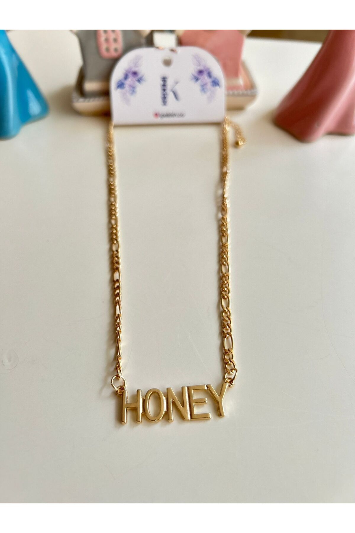 Cheecky Chic İpekish | HONEY Yazılı Gold Renk Ayarlanabilir Kolyе - Tatlı ve Işıltılı Stil