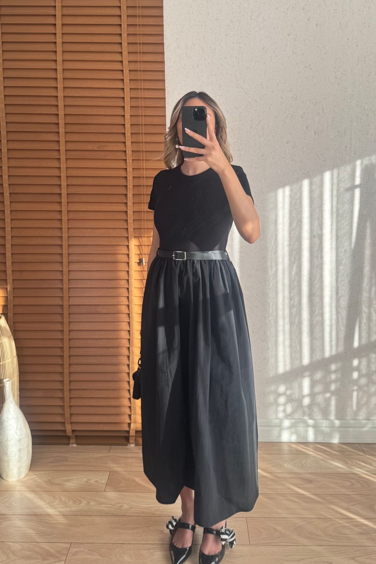 Mucios Beli Kemerli Basic Midi Elbise Siyah