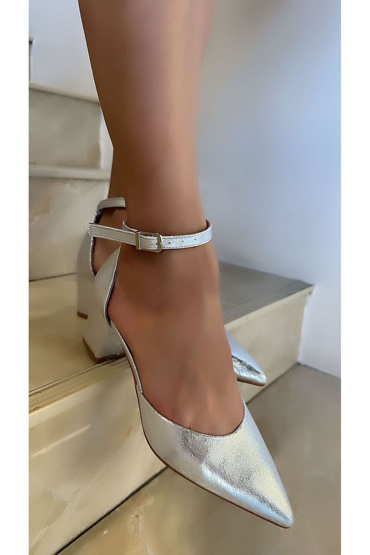 AYNUR BARTINLIOĞLU AYAKKABI
