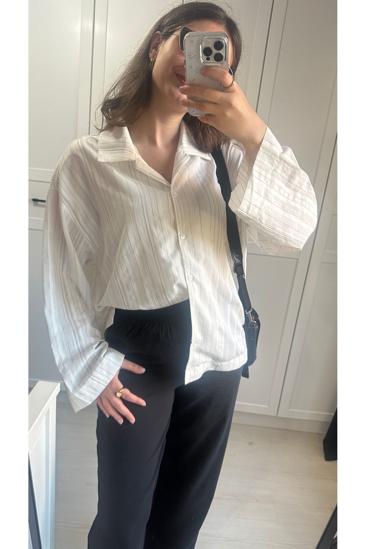 Tasarım Beyaz çizgili oversize gömlek premium