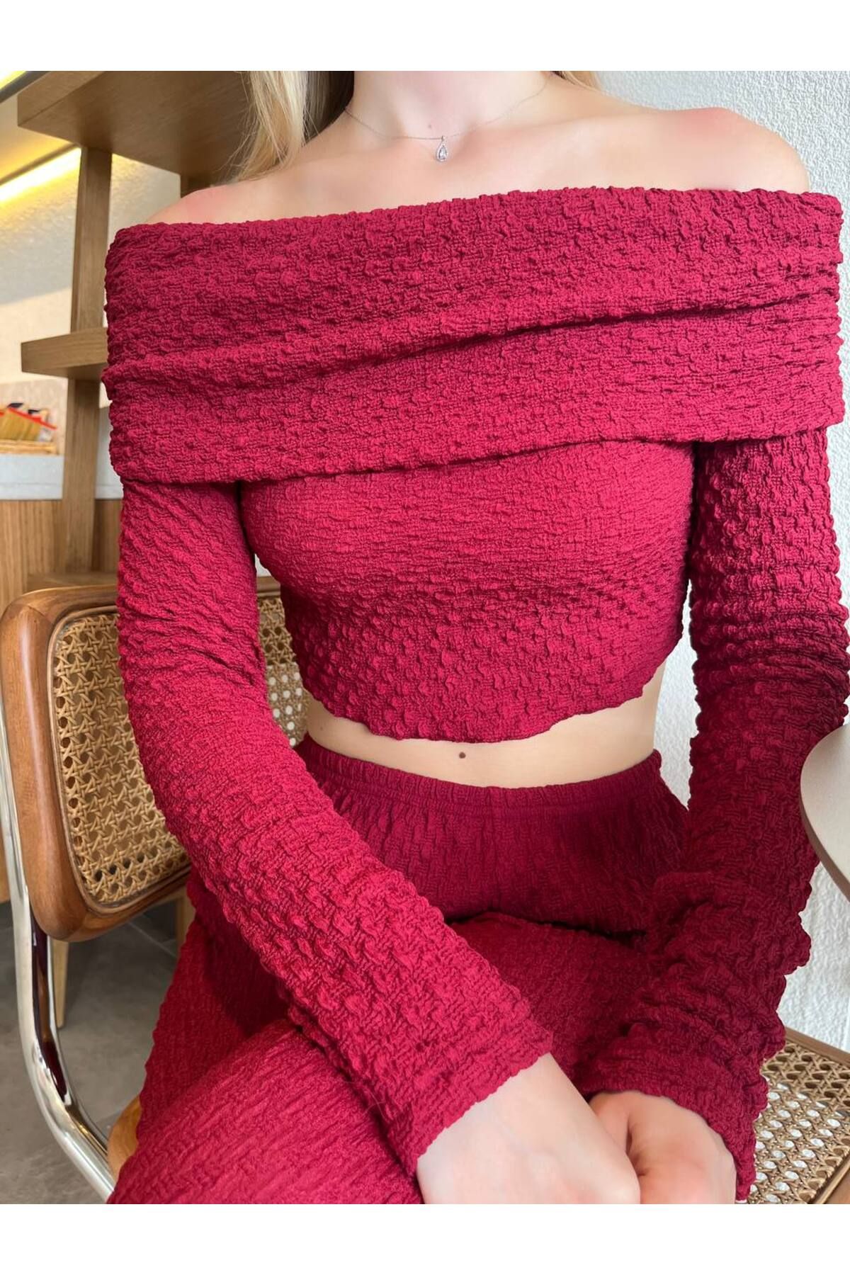 MetuCA Madonna Yaka Gofre Kumaş Crop Bluz - Kadın Yeni Model