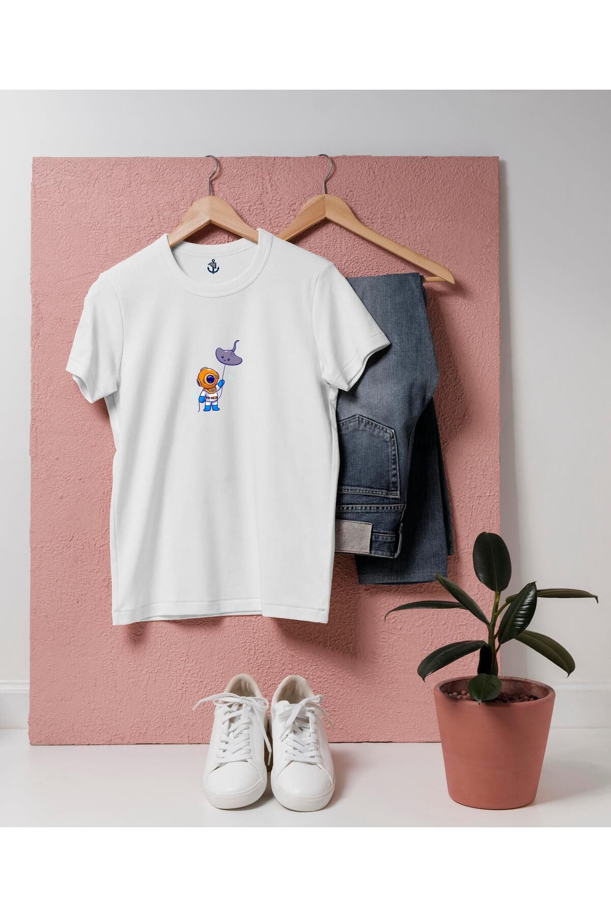 bahriyeli.jpeg Oversize Stingray Fish / Vatoz Balığı ve Mini dalgıç tasarım unisex T-shirt