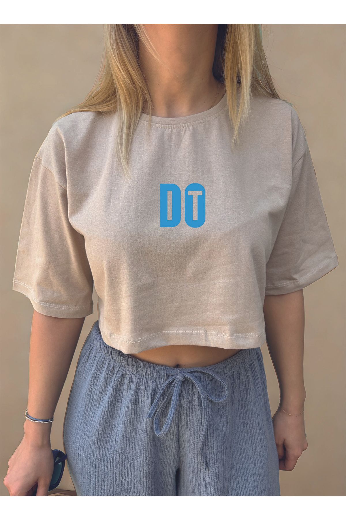 ClubSpaceAstro Kadın Oversize Crop Tişört – Mavi DO IT Baskılı | Terletmeyen Kumaş | Cesur ve Dinamik Günlük Stil