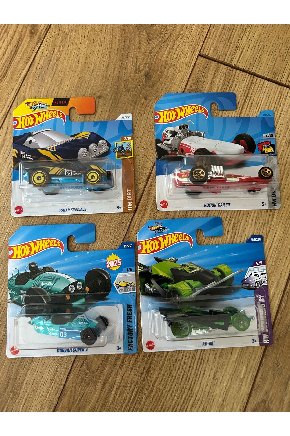 Hotwhells Hotwheels 4 adet araba