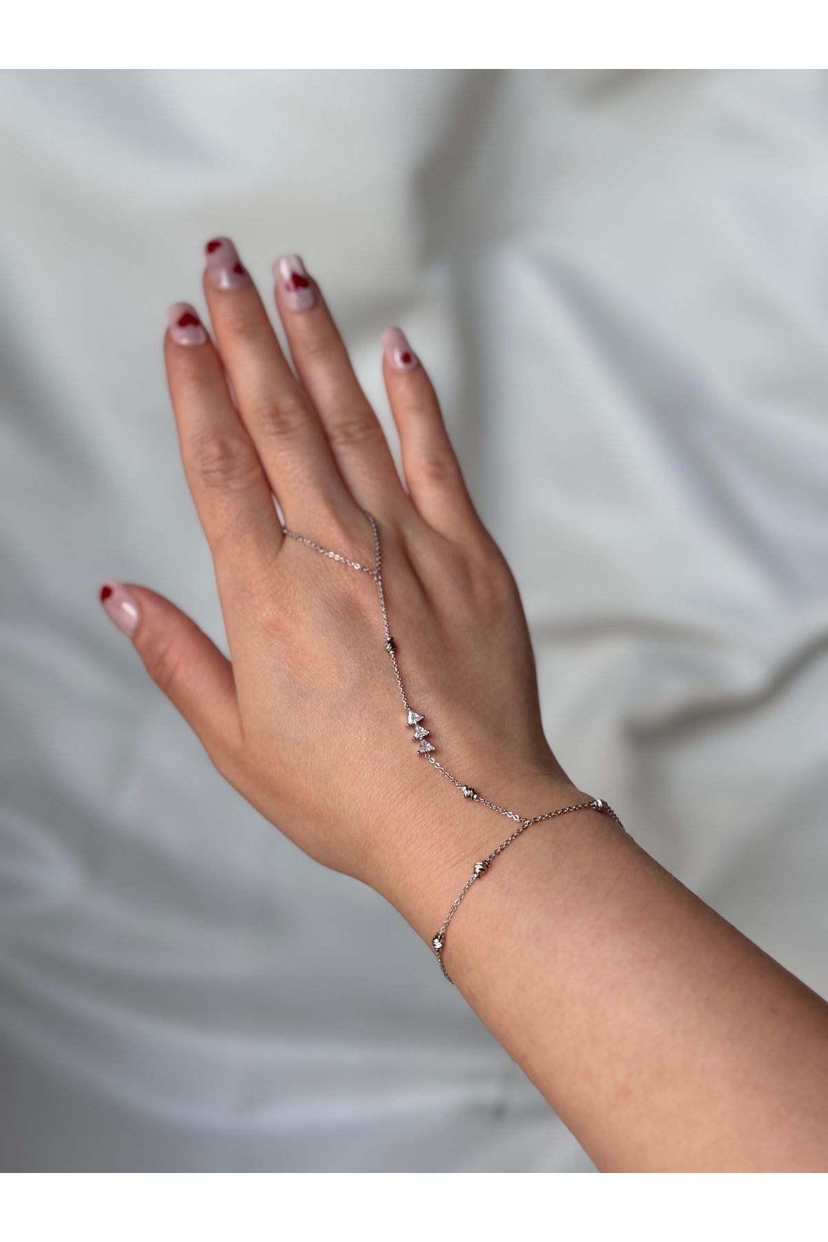 FASHİON JEWELRY Üçgen - Yön taşlı El zinciri -Şahmeran