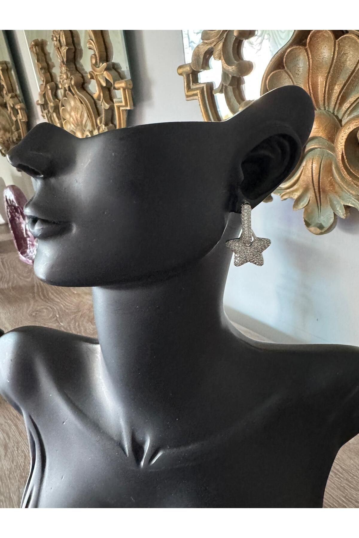 misstakıjewerly ÇELİK GÜMÜŞ RENK ZİRKON TAŞLI YILDIZ MODEL KÜPE