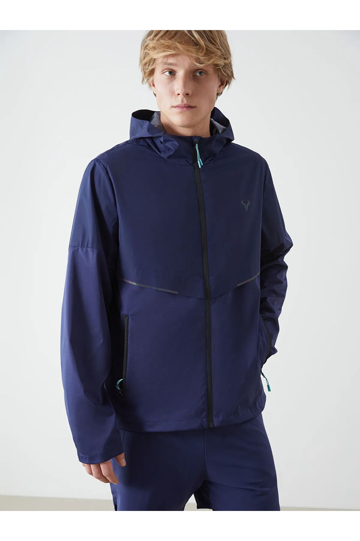 LC Waikiki Kapüşonlu Uzun Kollu Erkek Fermuarlı Sweatshirt