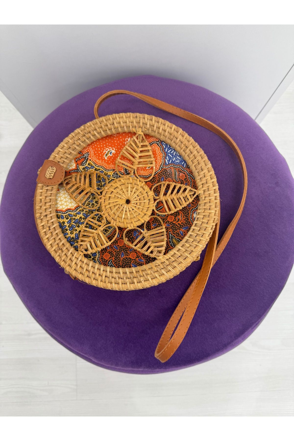 My violet accesorize Yuvarlak renkli desenli hasır omuz çantası
