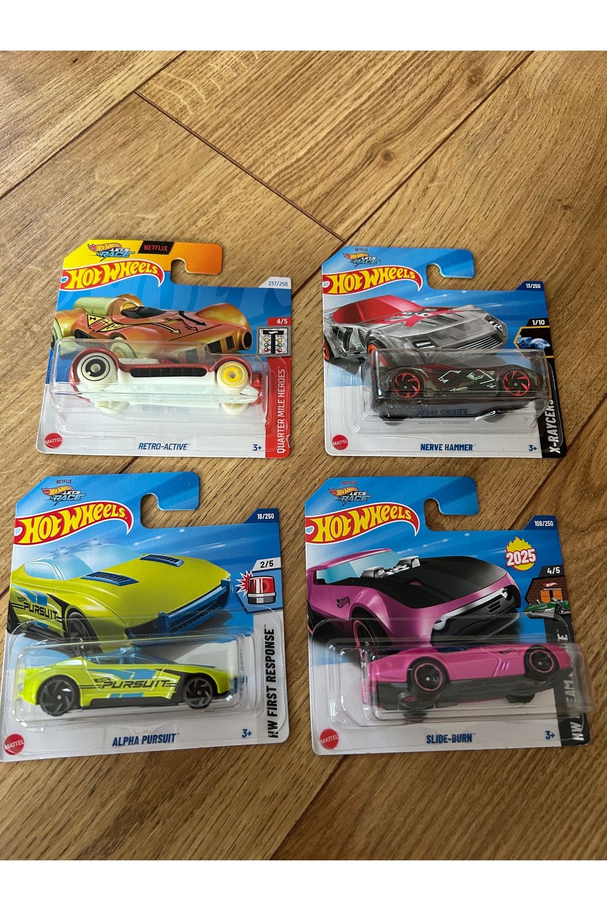 Hotwhells Hotwheels 4 adet araba