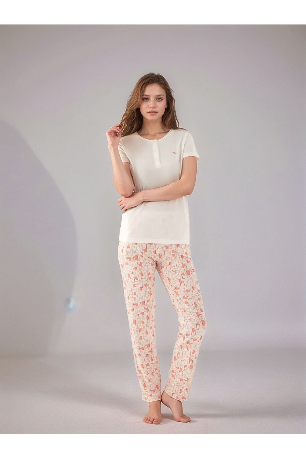 Loule Kadın Giyim Kısa Kollu İkili Pijama Takımı LL.AR01.NE00.TT10